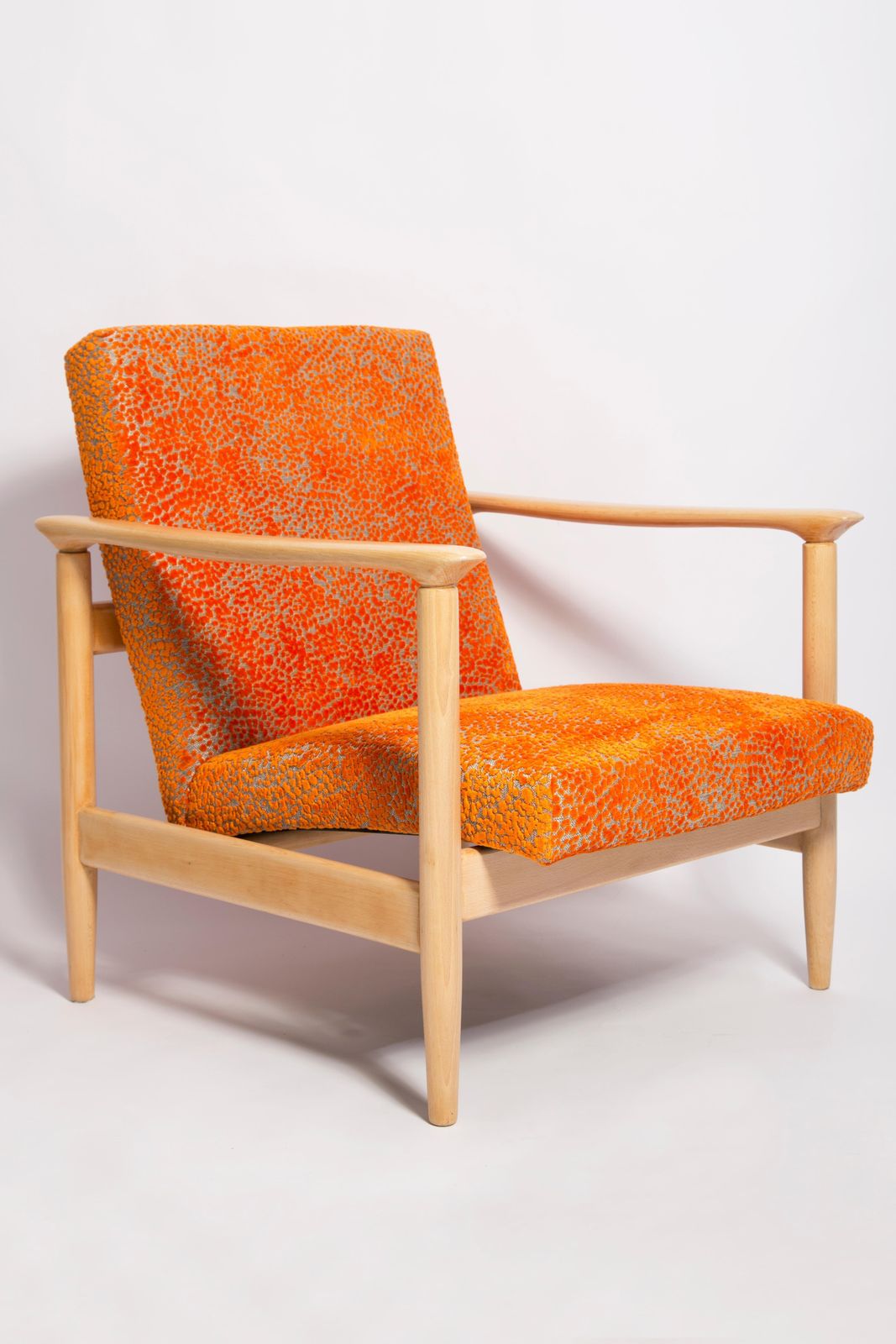 Set Van Twee Mid Century Fauteuils In Oranje Velours, Edmund Homa, Europa, Jaren 1960 photo Meubels