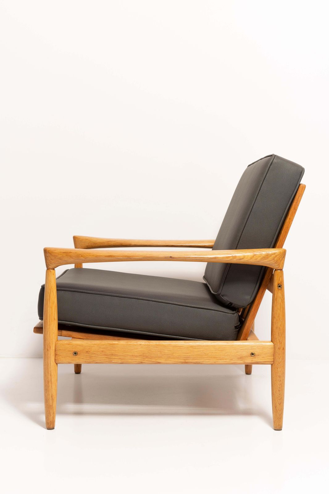 photo vinterior Set Van 2 Scandinavische Fauteuils In Eiken "Kolding" Van Erik Wörts, Jaren 1960
