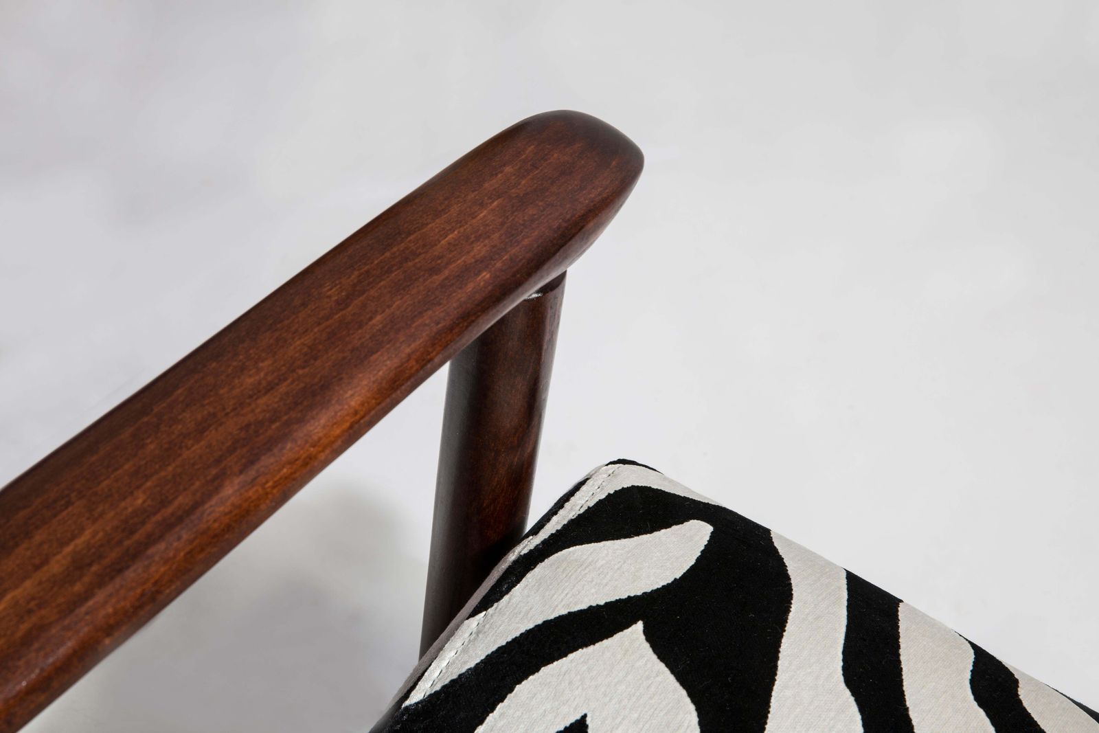 photo furniture Paar Mid Century Fauteuils Met Zebravelours, Gfm 142, Edmund Homa, Europa, Jaren 1960