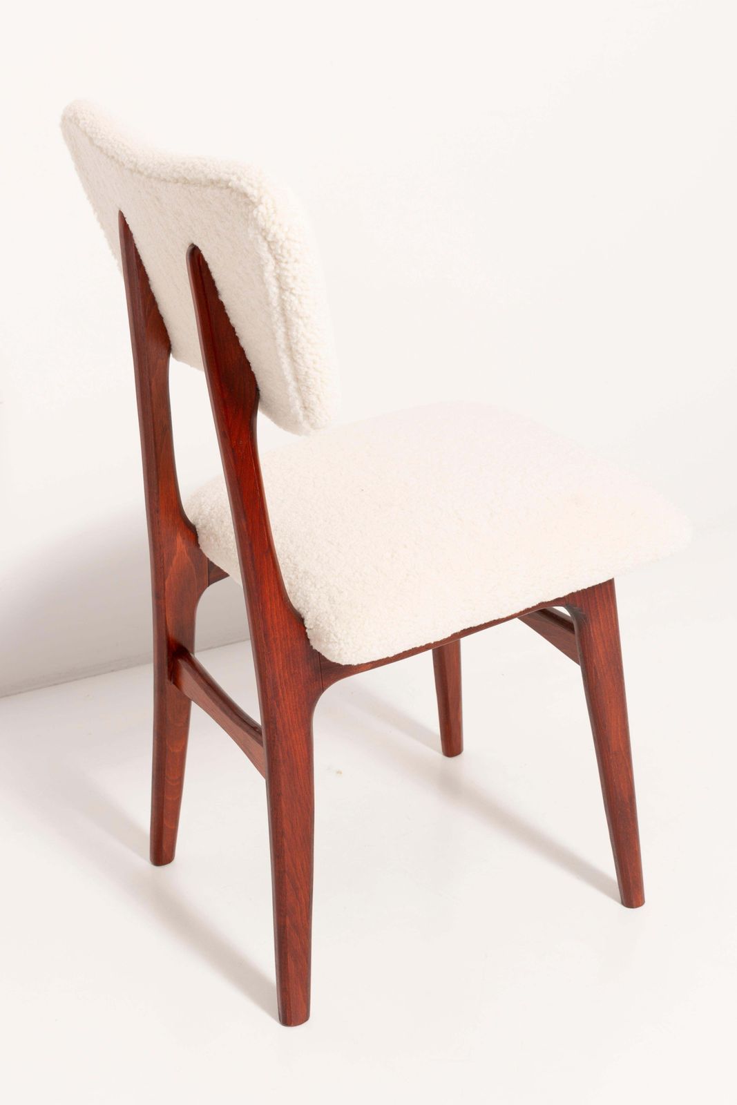 Zes Lichtcrème Bouclé 'Butterfly' Stoelen, Europa, Jaren 1960 photo vintage