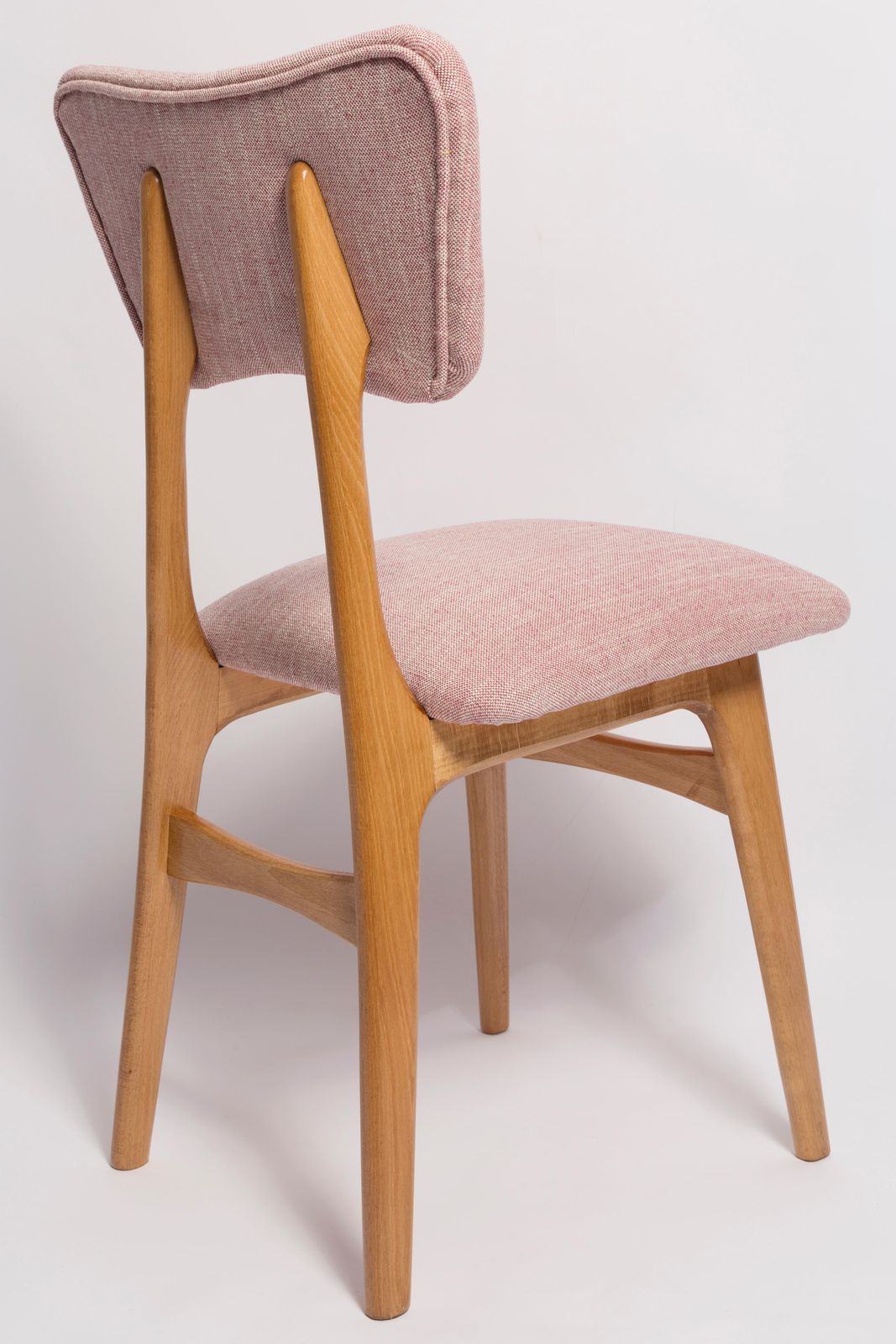Zes Mid Century 'Butterfly' Eetkamerstoelen, Roze Linnen, Licht Hout, Europa, Jaren 1960 photo vinterior