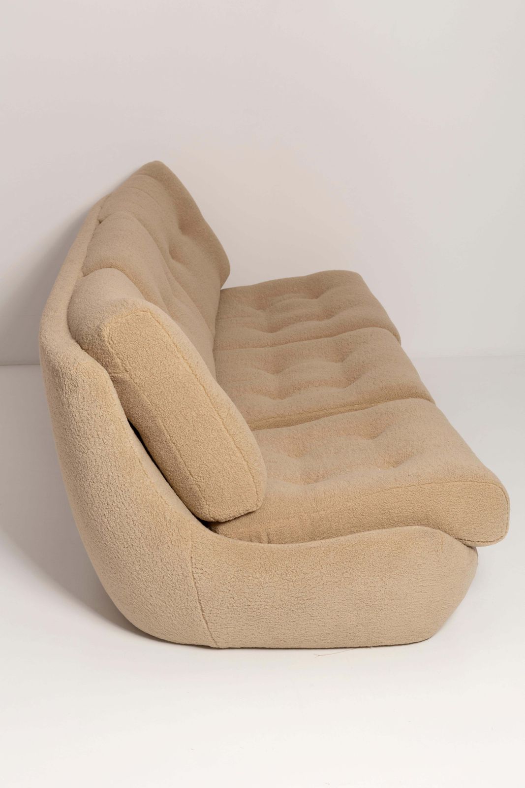 20e Eeuwse Camel Bouclé Set – Atlantis Bank En Fauteuils, Europa, Ca. Jaren 1960 photo vinterior