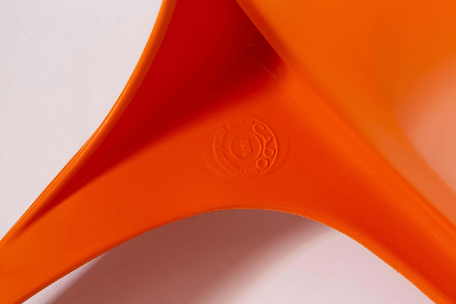 5096.0 Set Of Six Glossy Orange Cado Chairs, Steen østergaard, 1974 photo