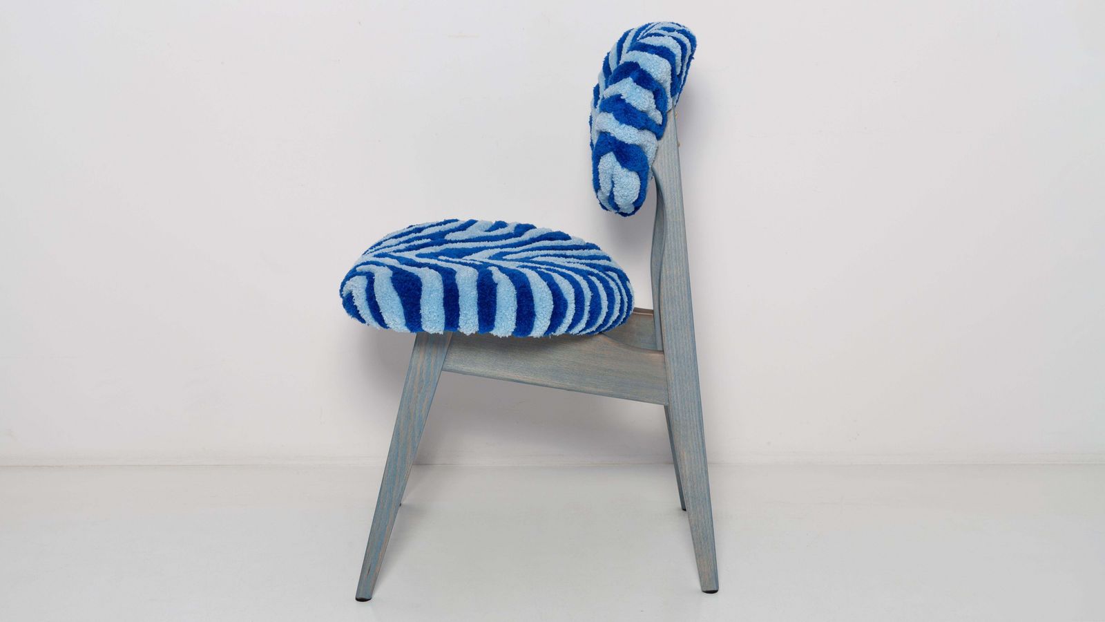 Set Van Vier Mid Century Fauteuils, Getufte Blauwe Zebrawol, Europa, Jaren 1960 photo for sale