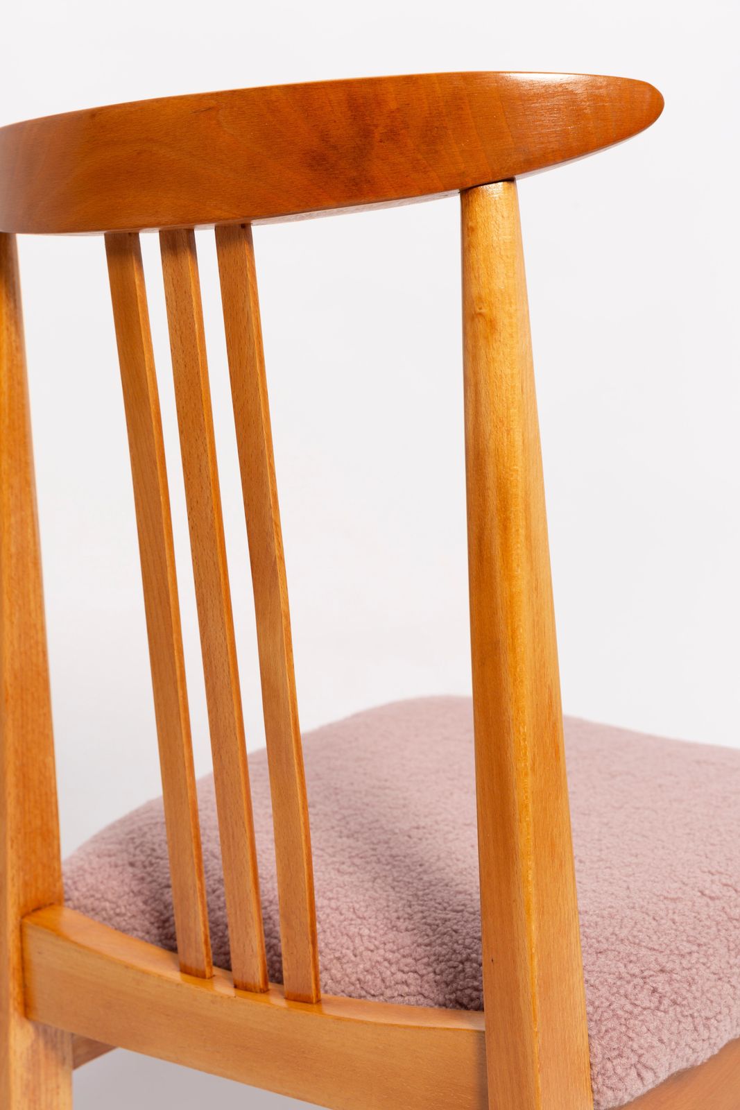 Ten Mid Century Pink Blush Boucle Chairs, Light Wood, M. Zielinski, Europe 1960s photo vinterior