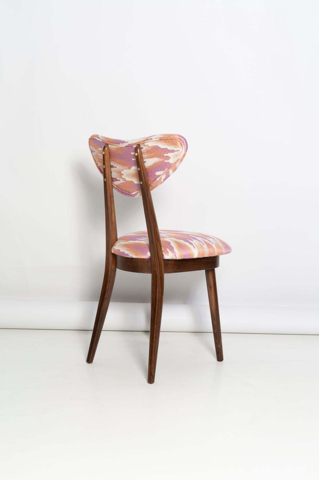 Set Of Eight Mid Century Heart Chairs, Pink Fandango Jacquard, Europe, 1960s photo vinterior