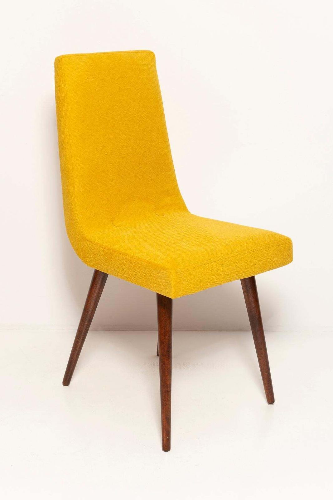 Set Van Tien Mid Century Mosterdgele Wollen Stoelen, Rajmund Halas, Europa, Ca. Jaren 1960 photo buy