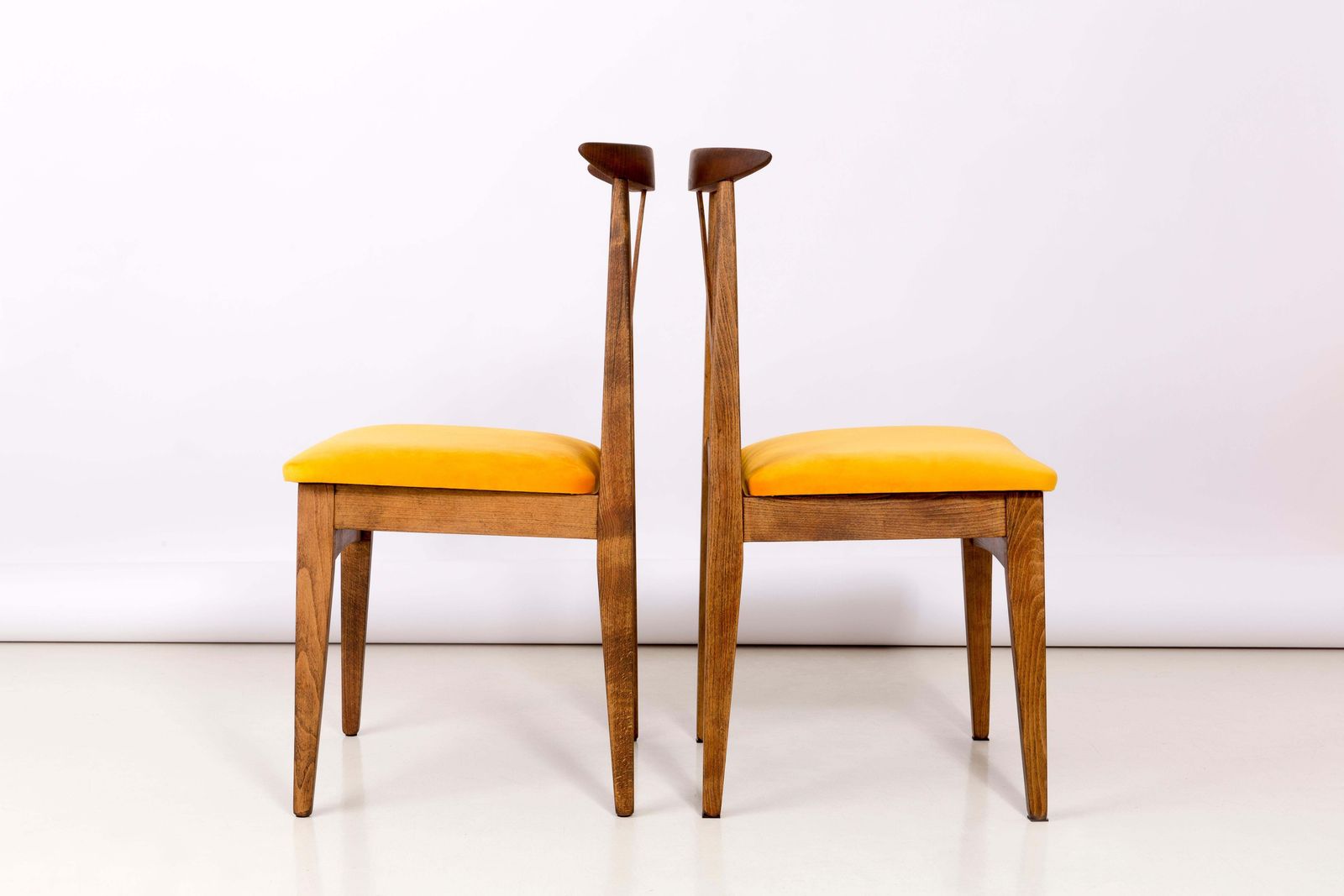 Set Van Twaalf Gele Stoelen, Door Zielinski, Europa, Jaren 1960 photo 5953.0