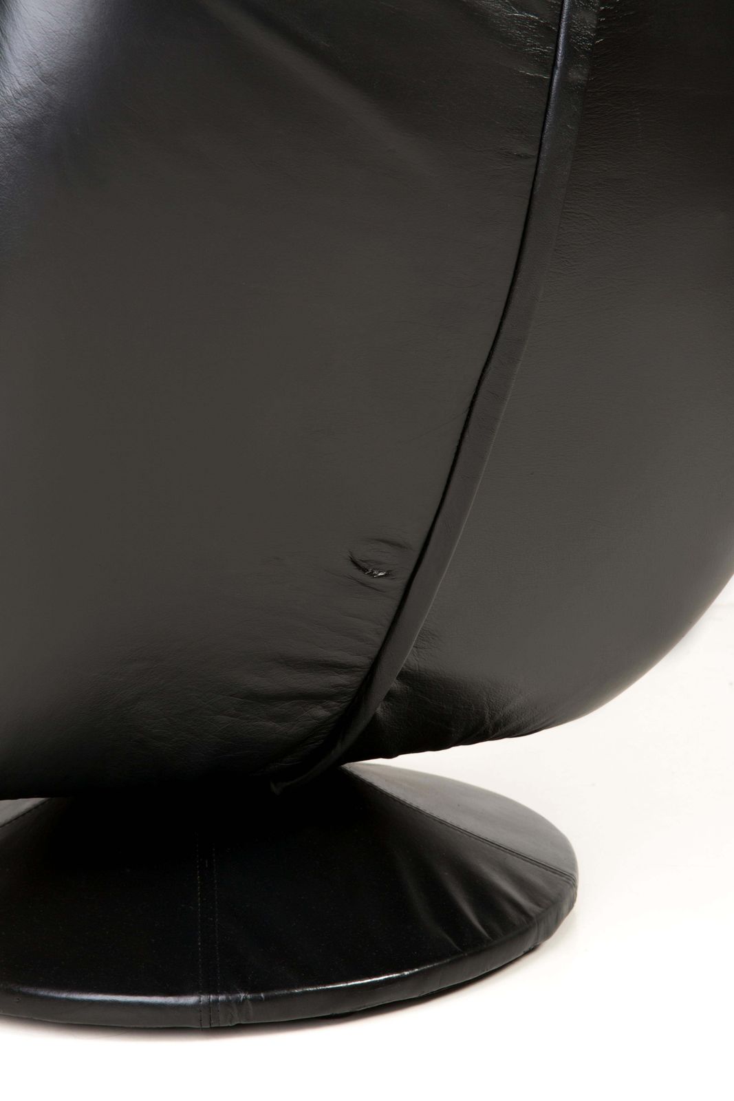 photo furniture 20th Century Vintage Black Soft Leather Swivel Armchair, Italy, 1960s