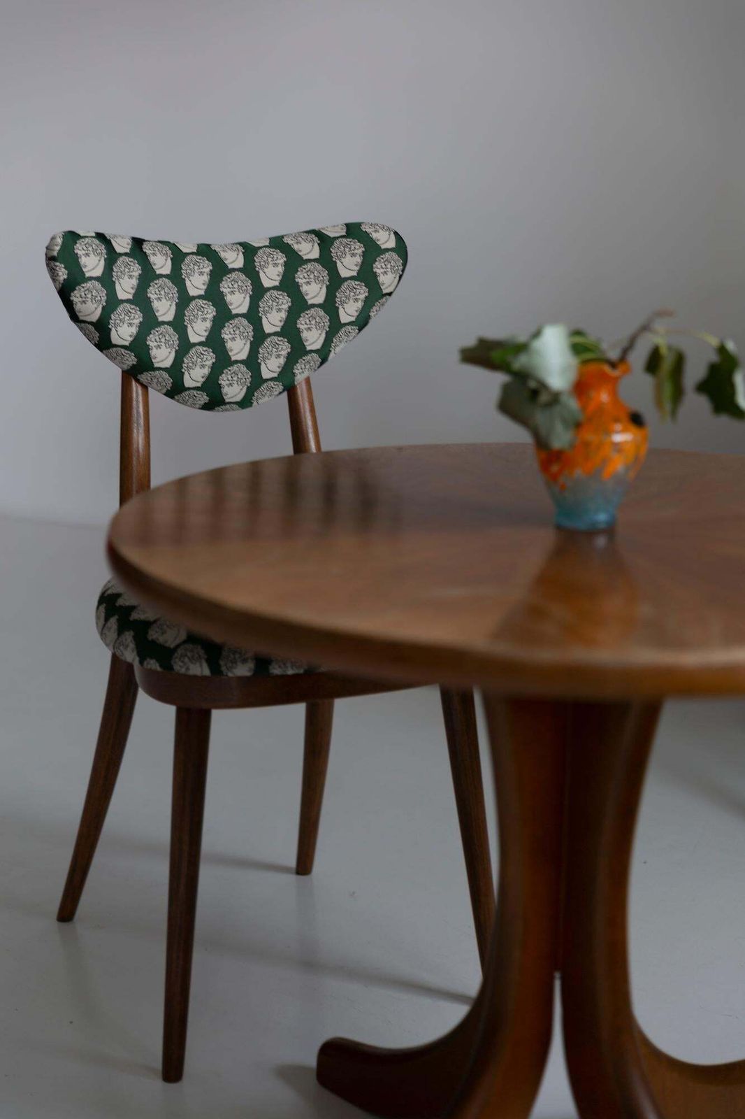 Ten Midcentury David Print Emerald Satin, Dark Wood Heart Chairs, Europe, 1960s photo Furniture