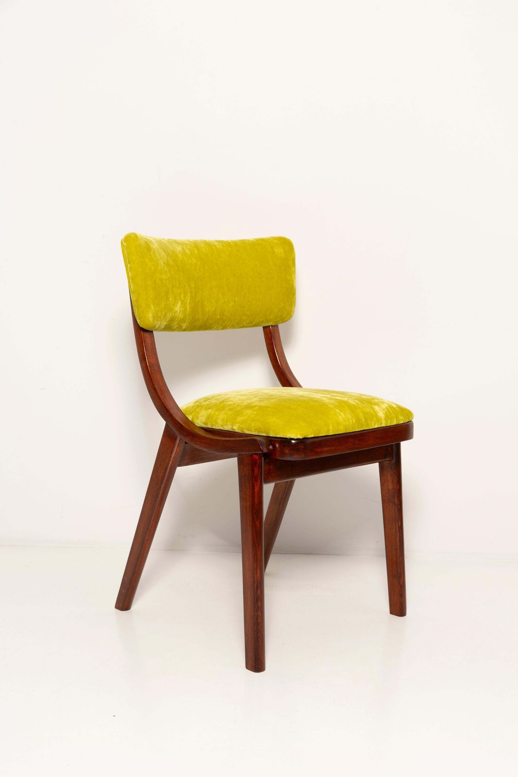 Ten Mid Century Modern Bumerang Chairs, Lime Velvet Plushy Dedar, Poland, 1960s photo vinterior
