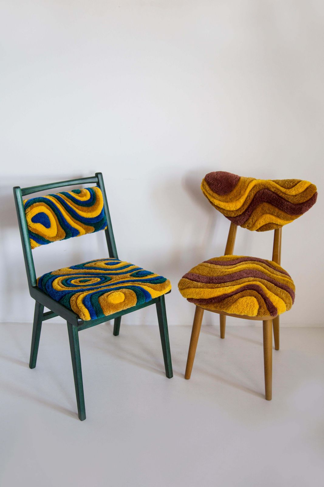 photo vinterior Tien Mid Century Fauteuils, Groen En Geel Gewatteerde Wollen Bekleding, Europa, Polen, Ca. Jaren 1960