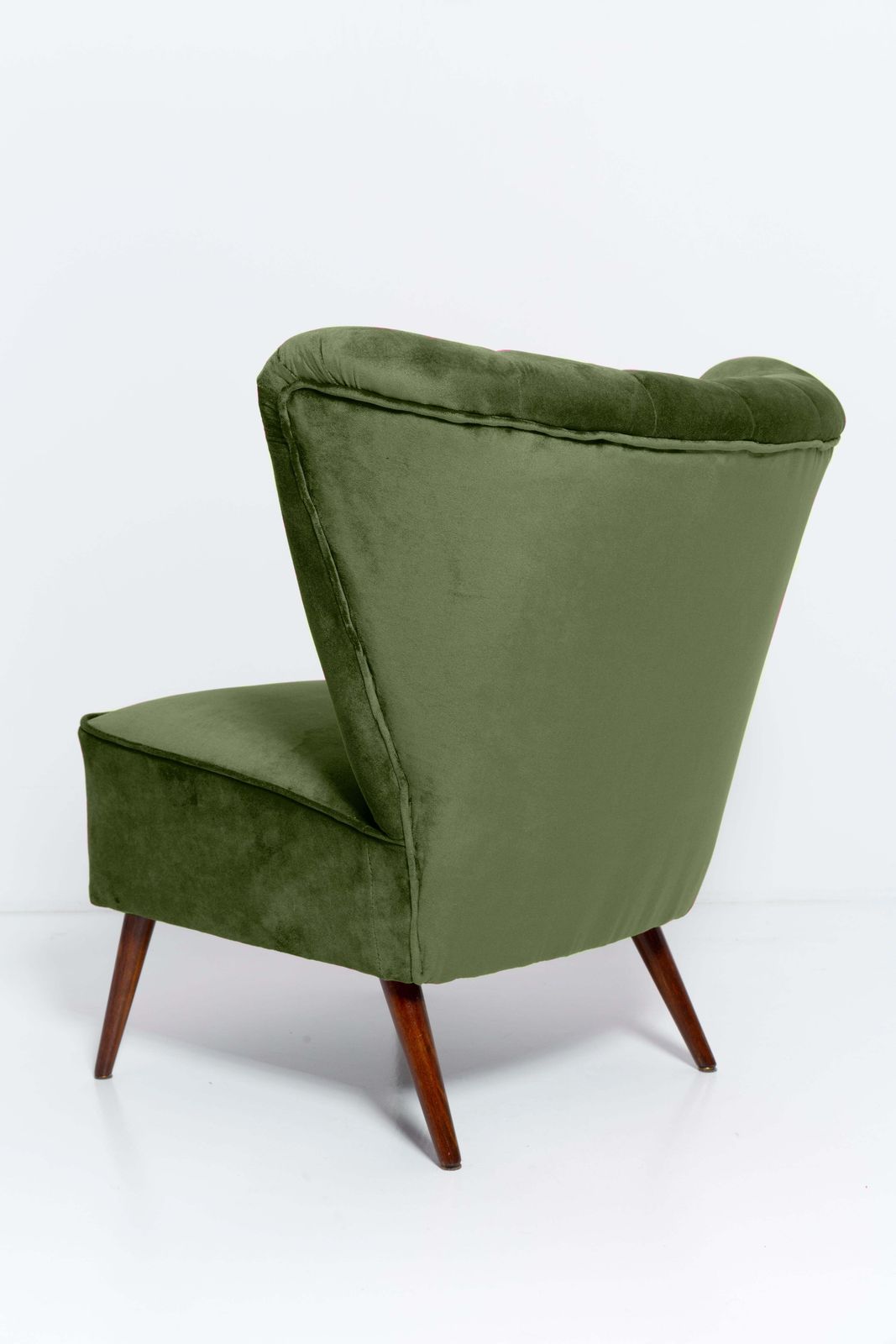 1361.0 Mid Century Groene Velvet Club Fauteuil, Europa, Jaren 1960 photo