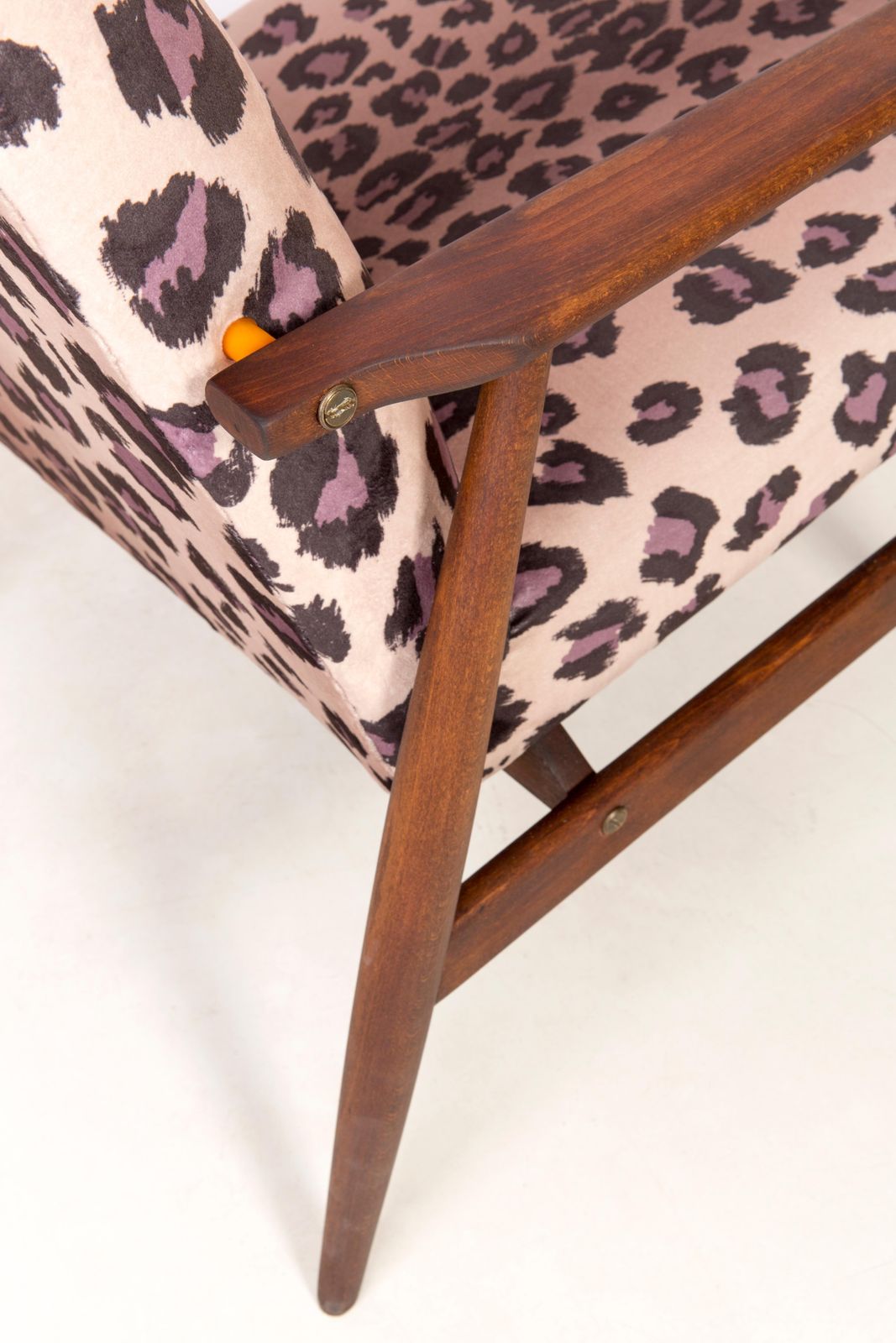 Midcentury Leopard Print Velvet Dante Armchair, H. Lis, 1960s photo vinterior