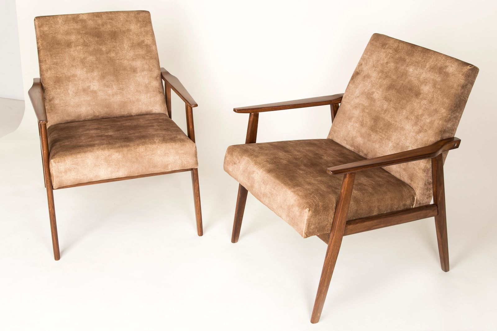 20th Century Pair Of Lion Beige Dante Armchairs, 1960s photo furniture