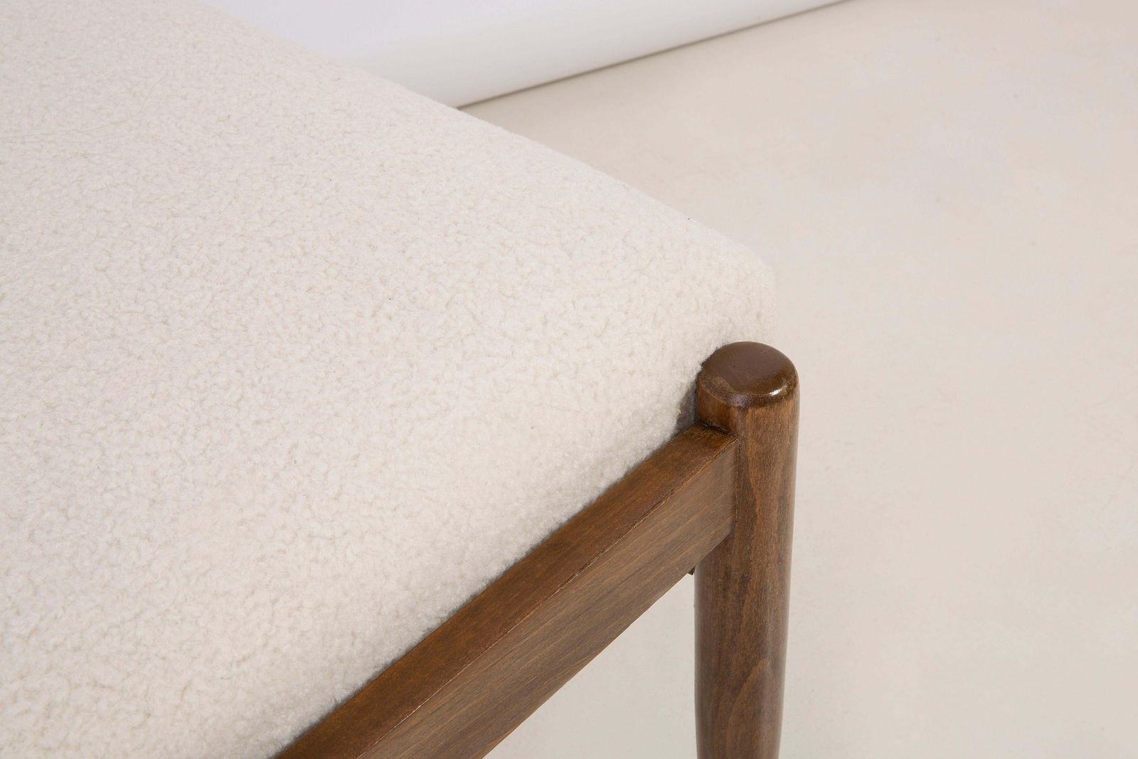 photo vinterior 20th Century Crème Boucle Armchair And Stool, Edmund Homa, 1960s