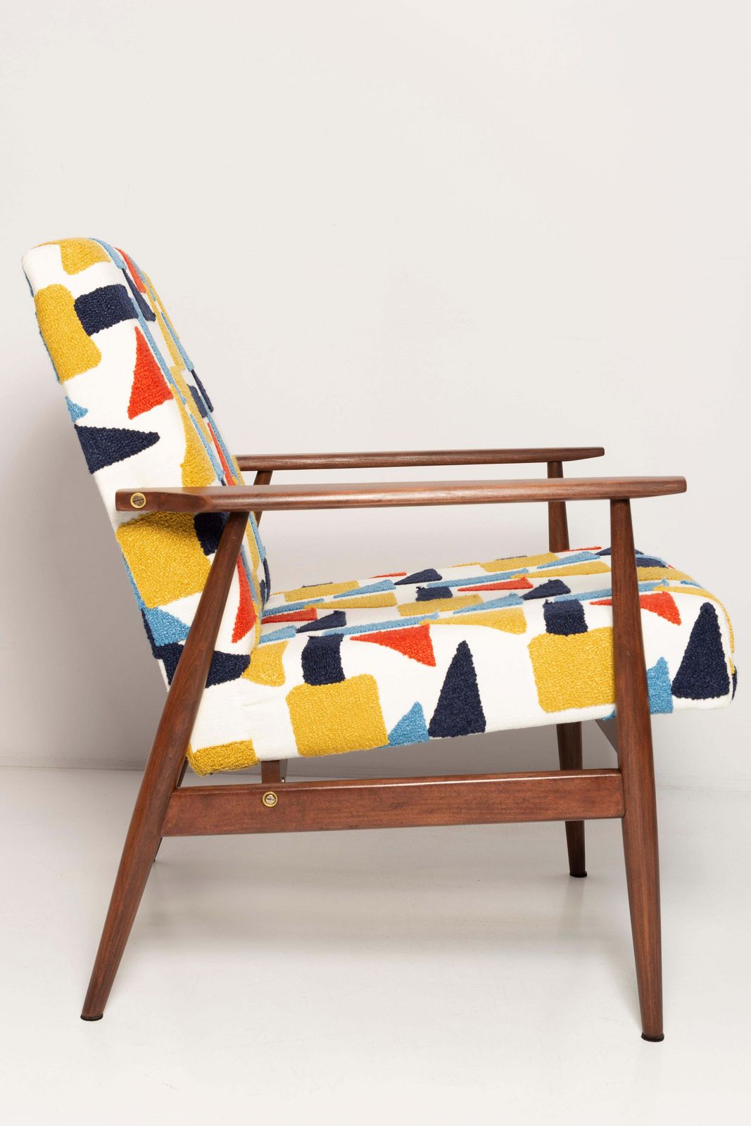 Pair Of Mid Century Pop Art White Boucle Armchairs, H. Lis, Poland, 1960s photo vinterior