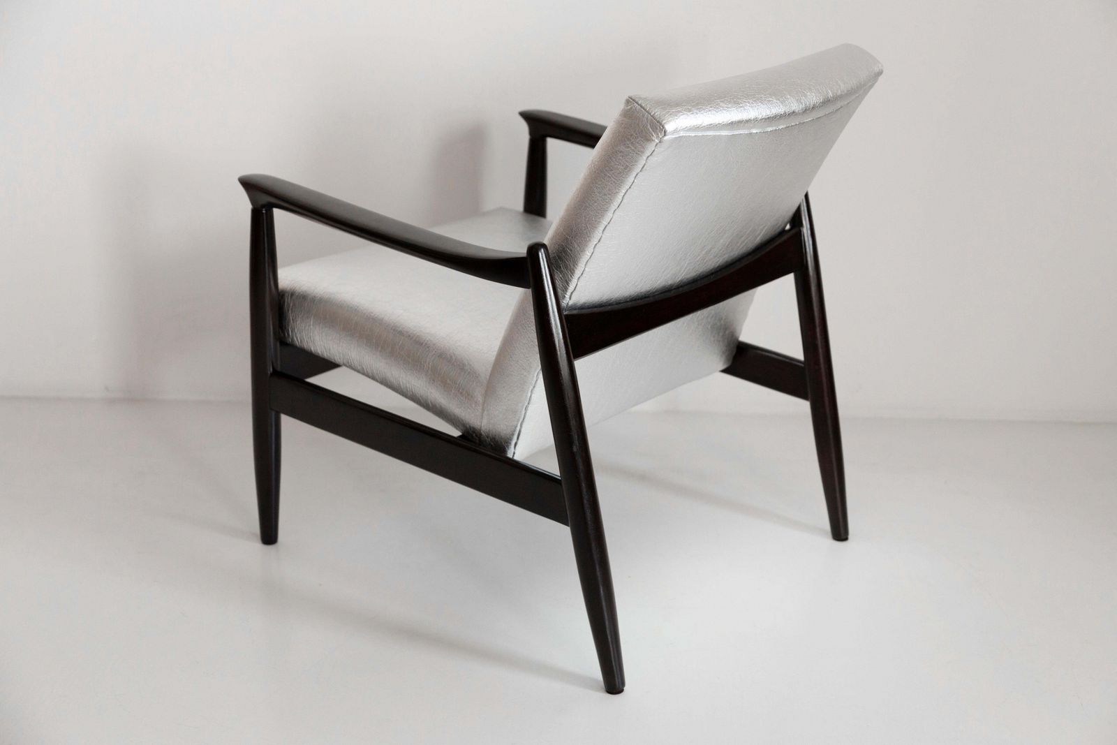 2381.0 Two Mid Century Metalic Pineapple Leather Gfm 64 Armchairs, Homa, Europe, 1960s photo
