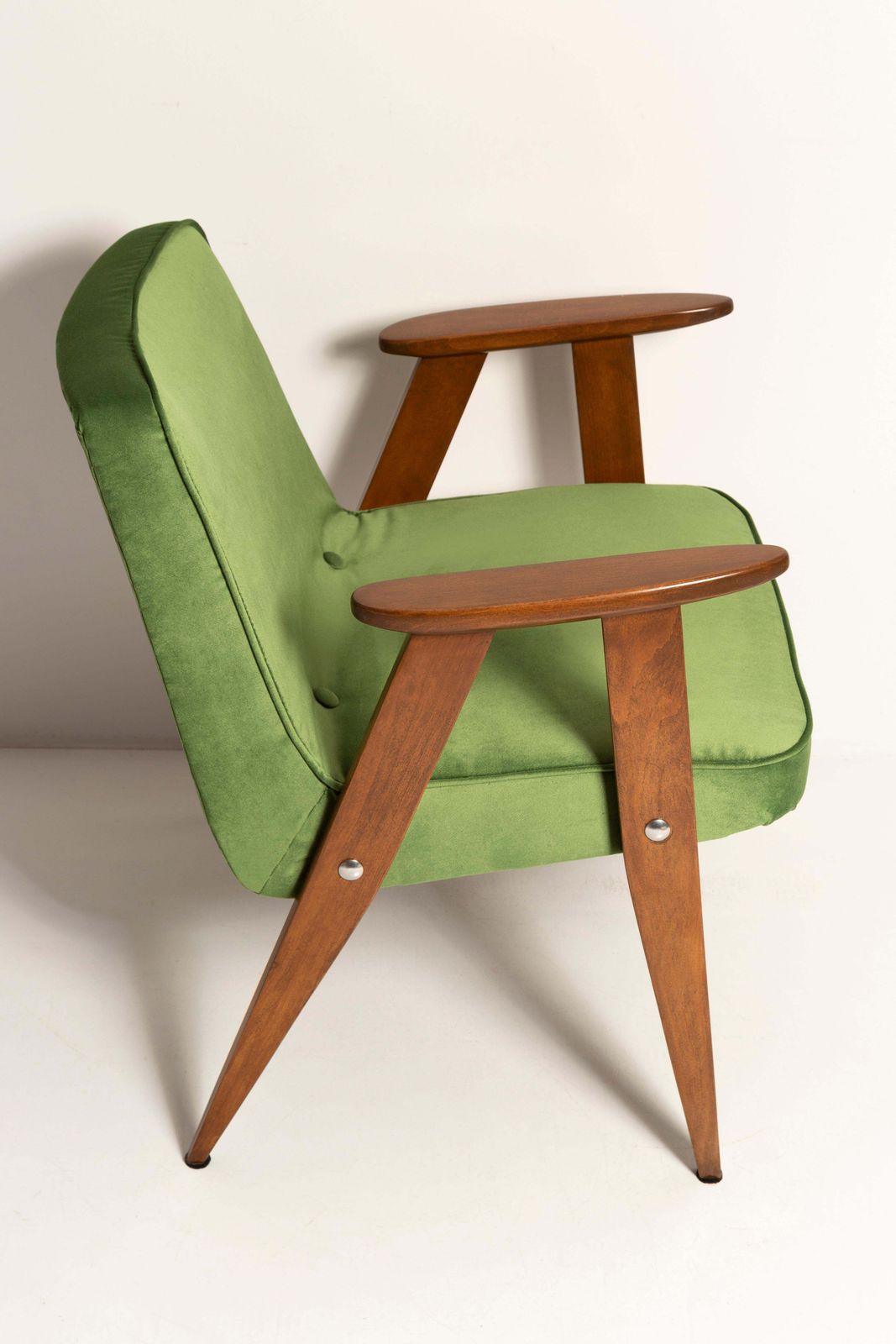 Paar Mid Century 366 Fauteuils In Groen Velours, Jozef Chierowski, Europa 1960 photo buy