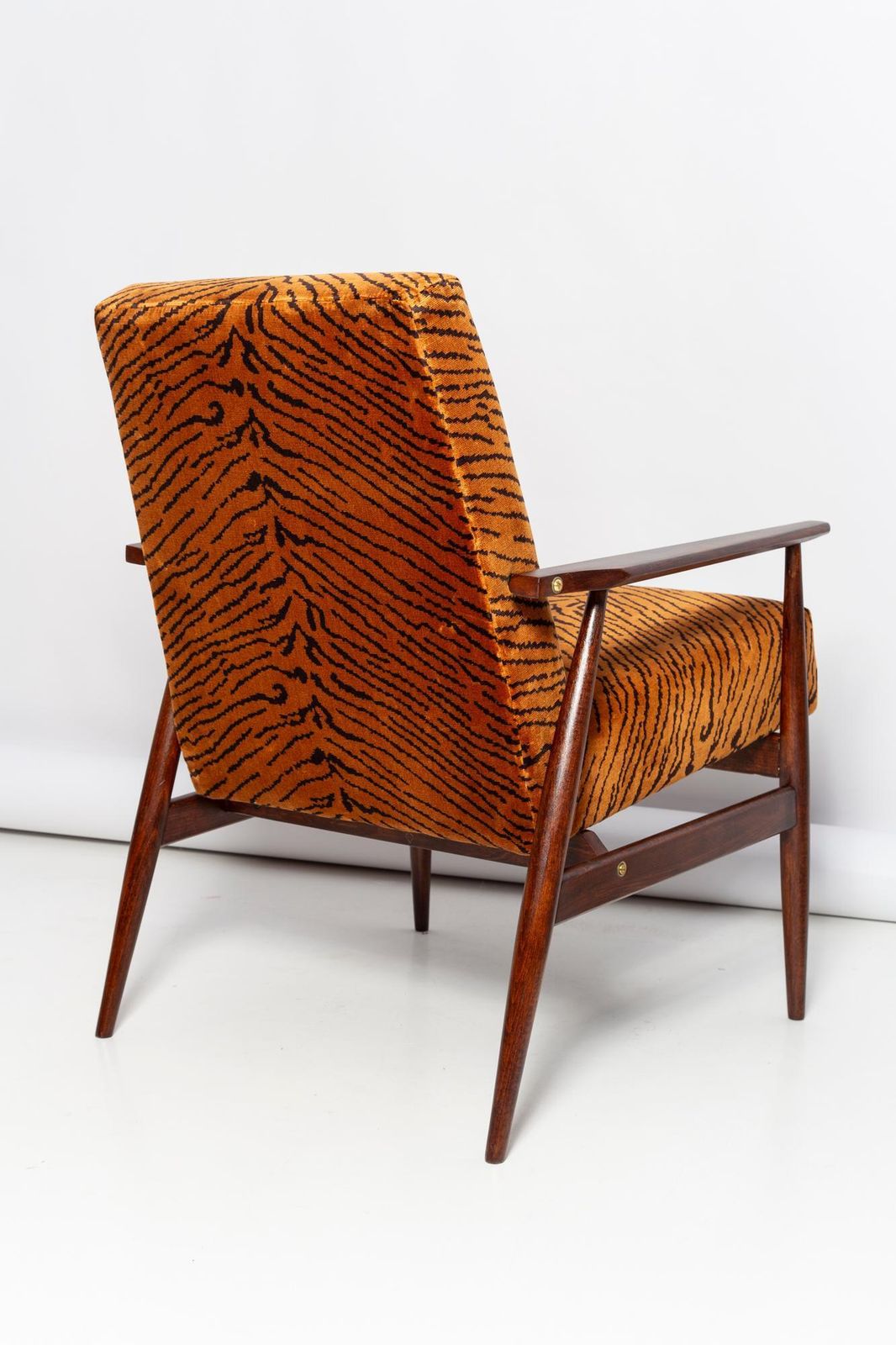 photo furniture Paar Mid Century Dedar Tiger Velvet Dante Fauteuils, H. Lis, Europa, Jaren 1960