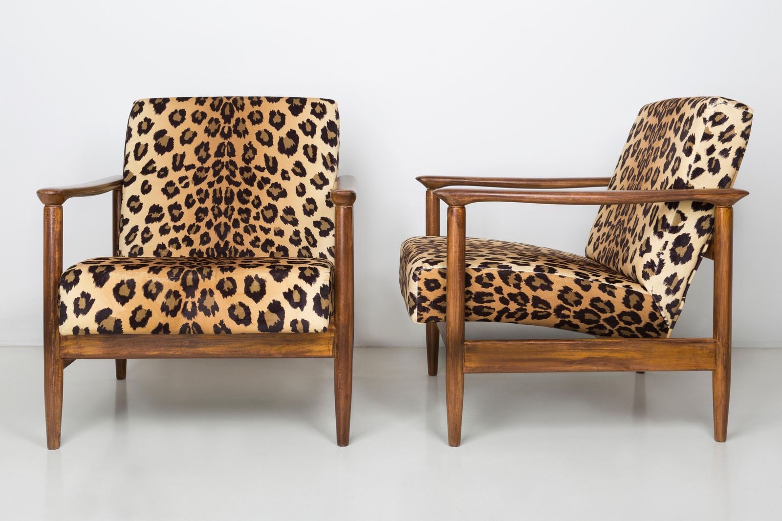 Pair Of Leopard Print Velvet Armchairs, Edmund Homa, Gfm 142, 1960s, Poland photo 2976.0