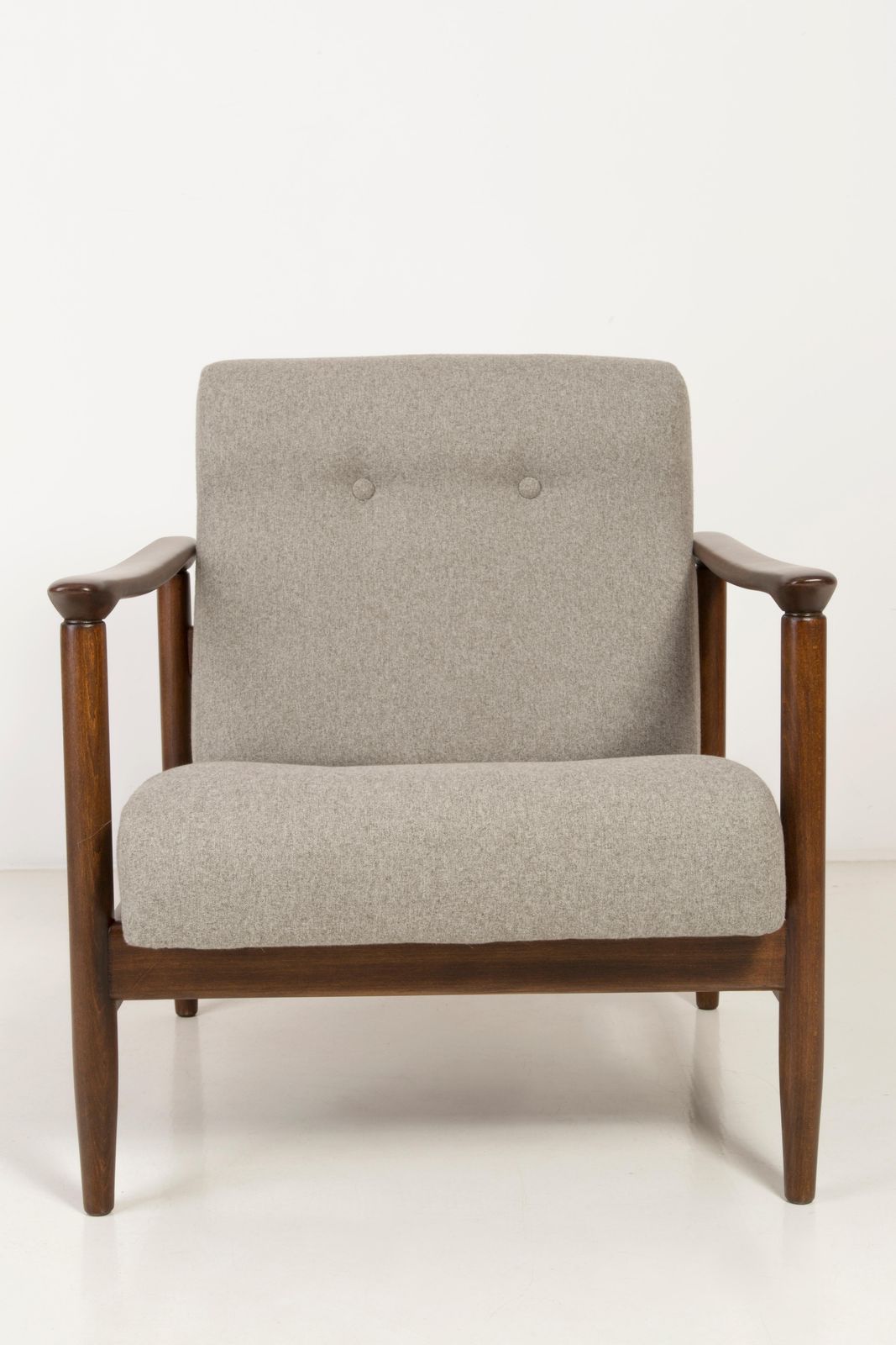 photo vinterior Pair Of Beige Armchairs, Edmund Homa, Type Gfm 142, 1960s, Poland