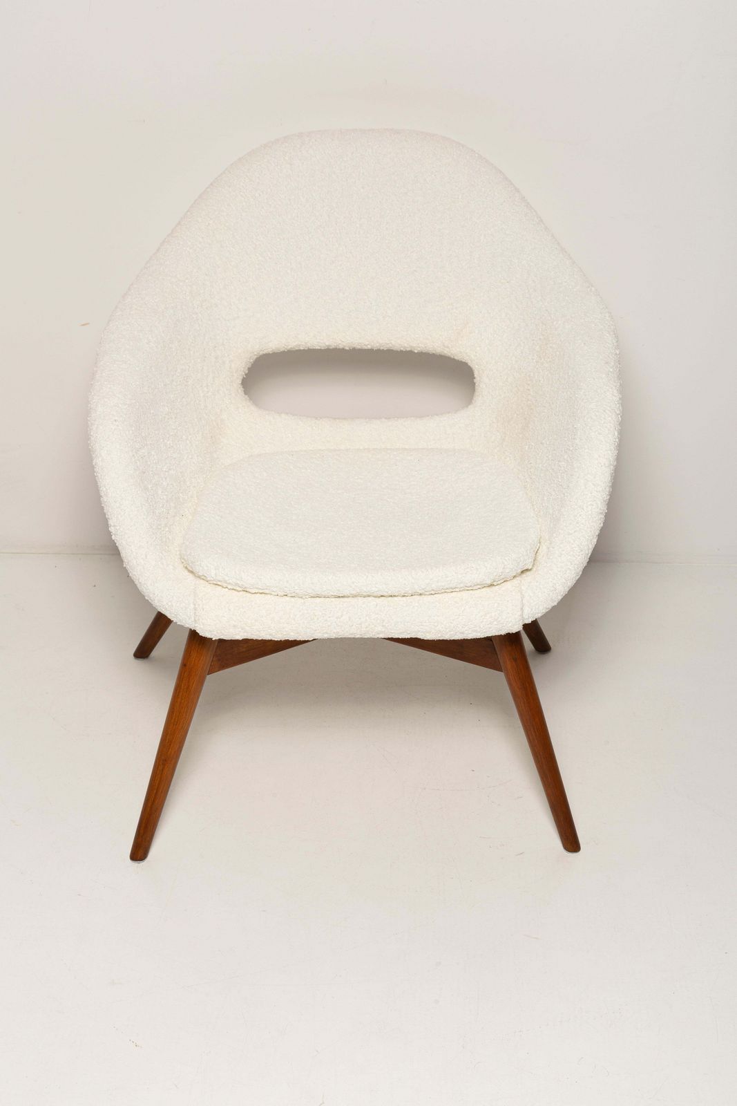 Set Of 2 Mid Century White Boucle Shell Chairs, M Navratil, Czechoslovakia, 1960 photo vintage