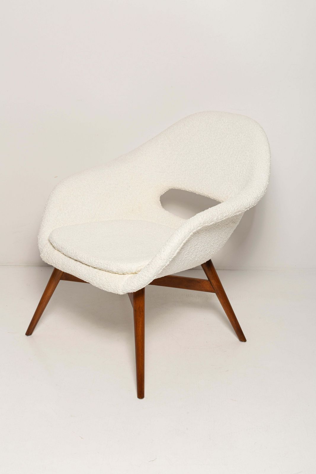 photo furniture Set Of 2 Mid Century White Boucle Shell Chairs, M Navratil, Czechoslovakia, 1960