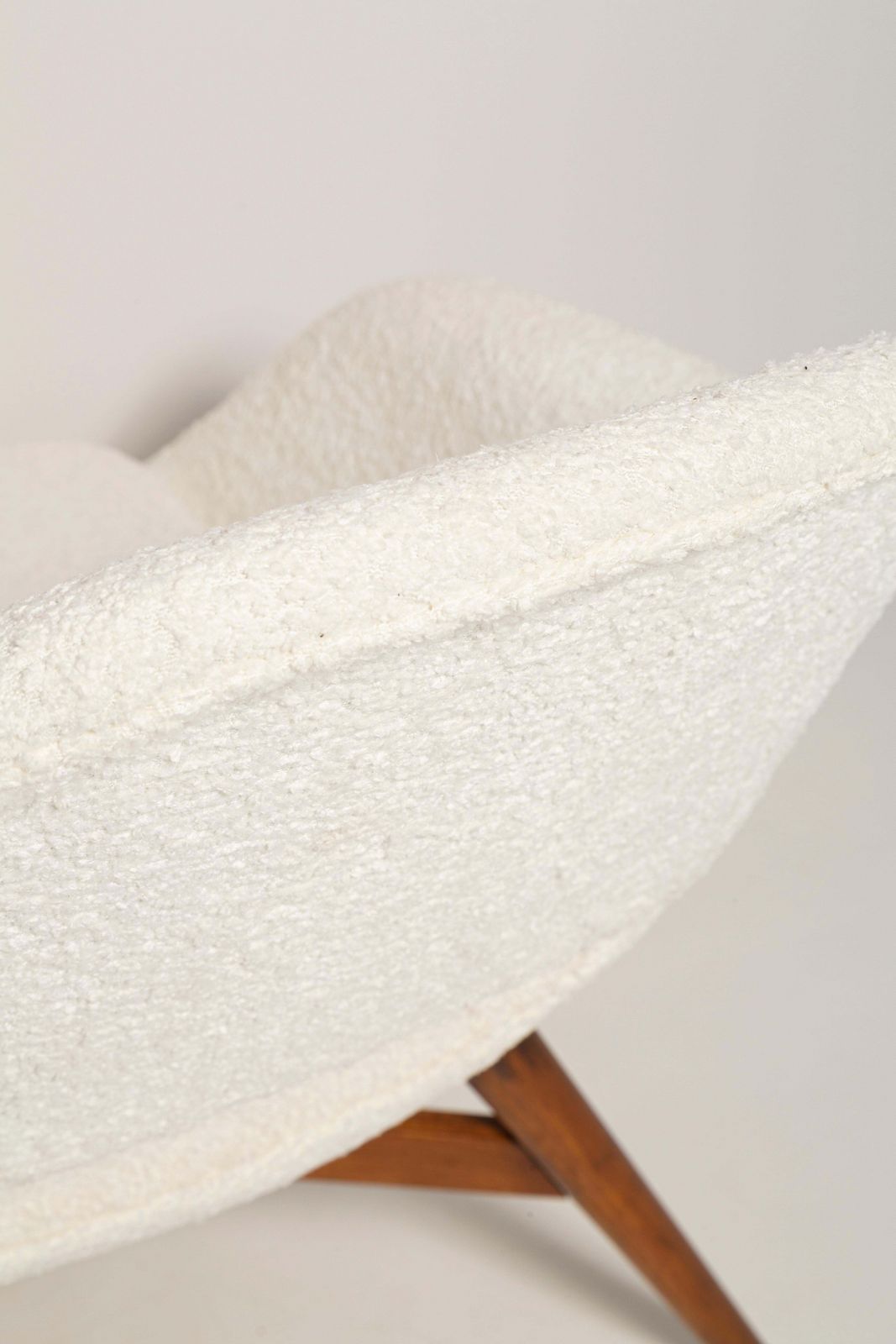 photo vinterior Set Of 2 Mid Century White Boucle Shell Chairs, M Navratil, Czechoslovakia, 1960