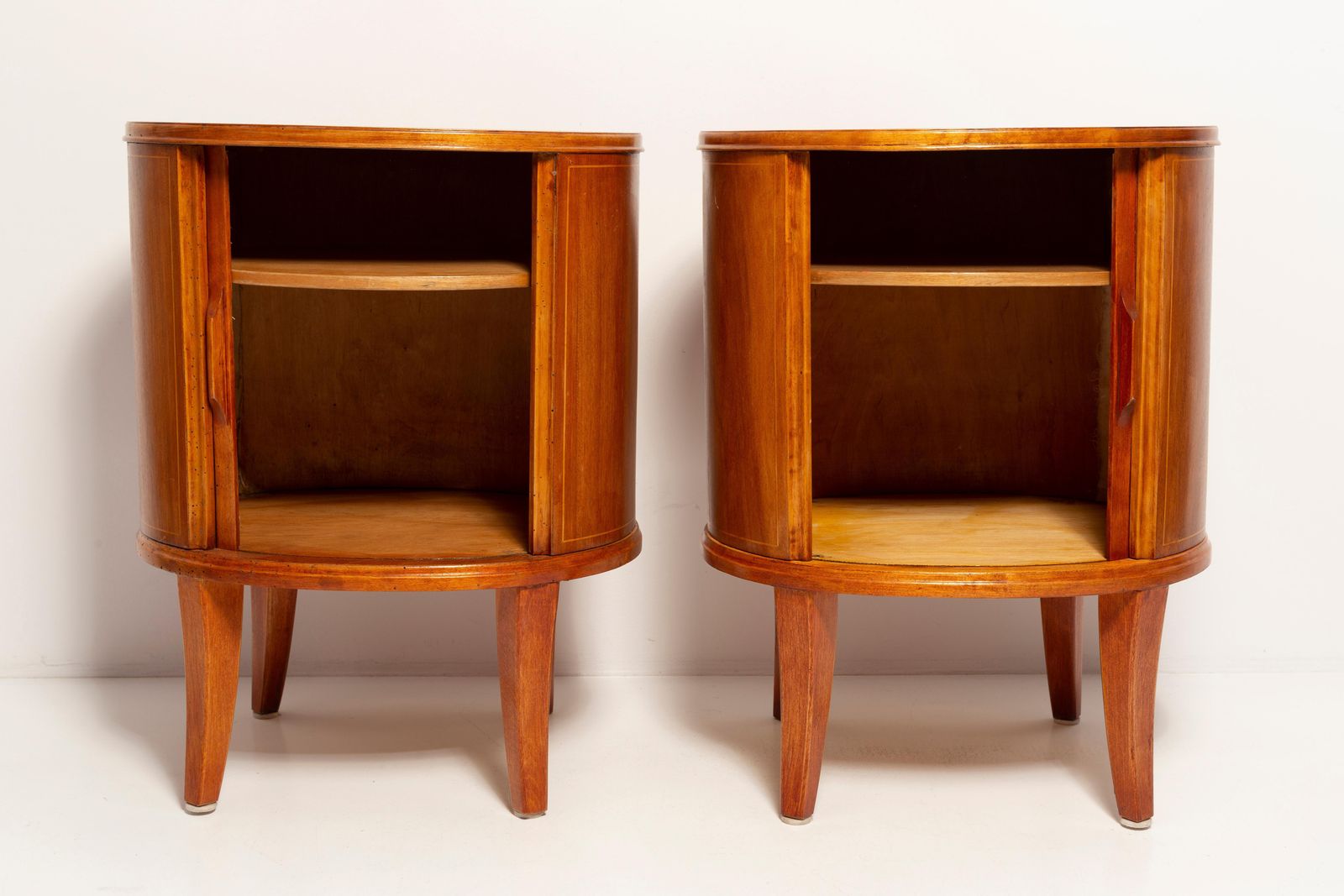 Set van twee mid-century vintage nachtkastjes, hout, Europa, jaren 1960 photo buy