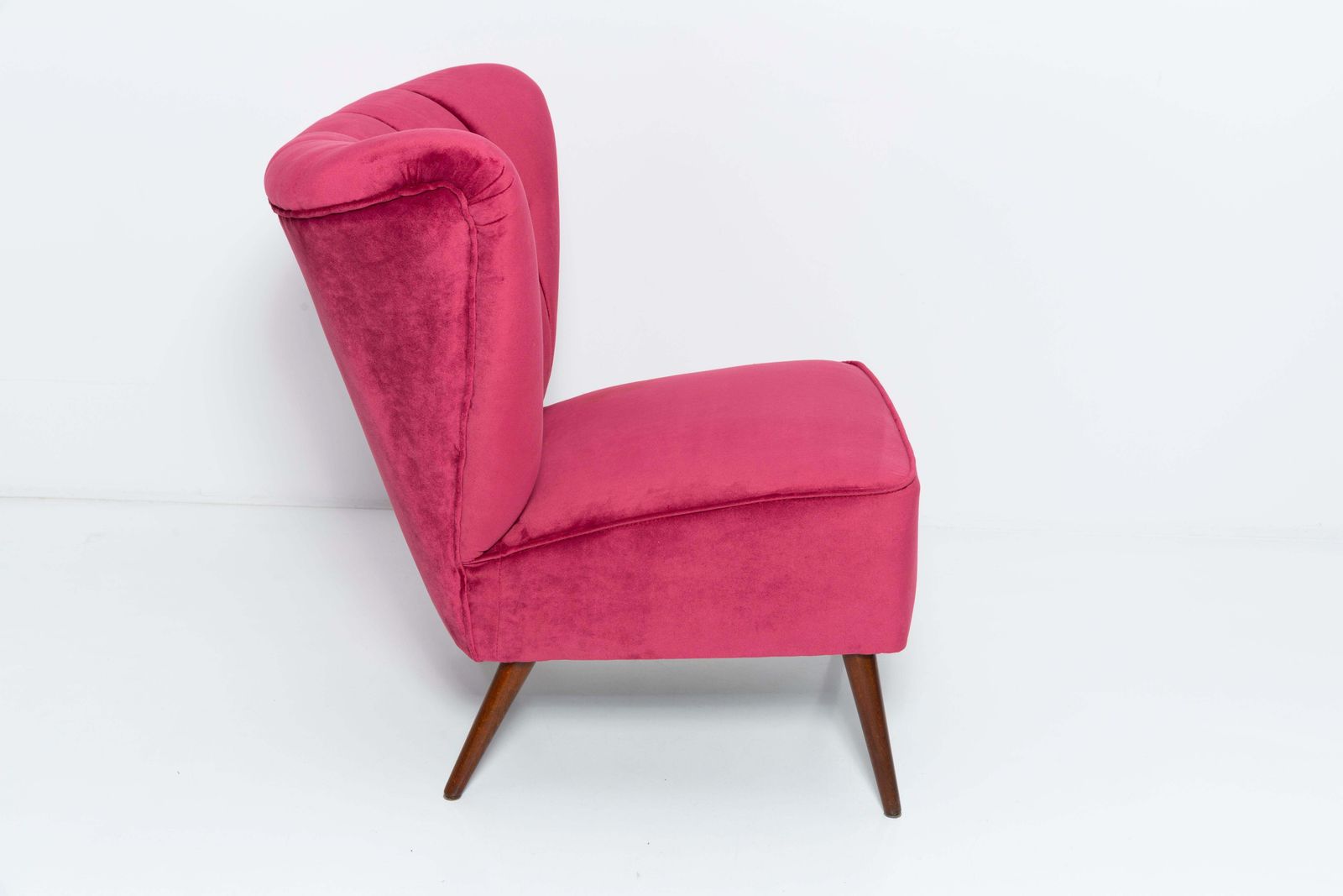 Vier Mid Century Clubfauteuils Met Magenta Roze Velours Bekleding, Europa, Jaren 1960 photo 5102.0