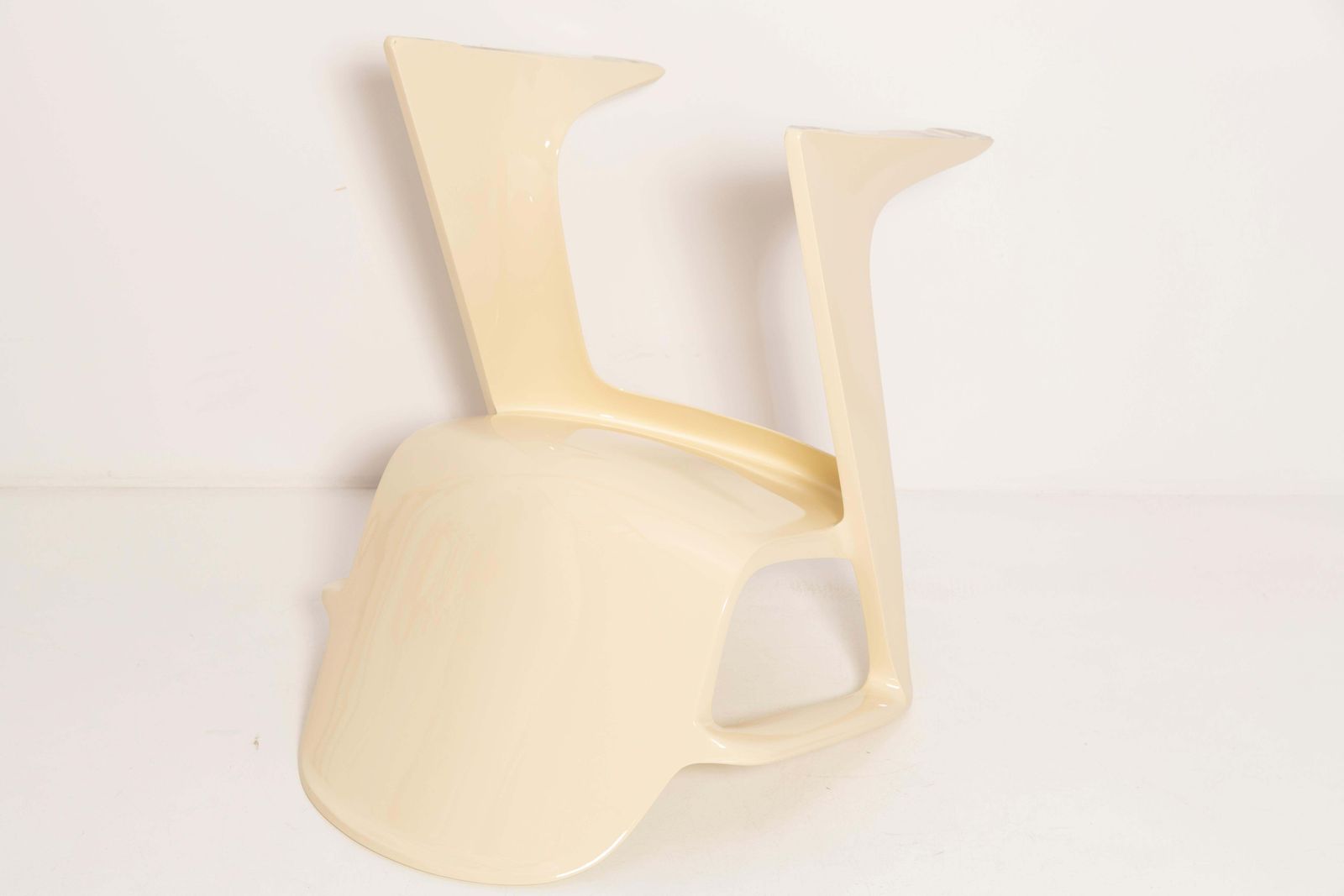 photo buy Pair Of Mid Century Light Beige Kangaroo Chairs, Ernst Moeckl, Germany, 1968