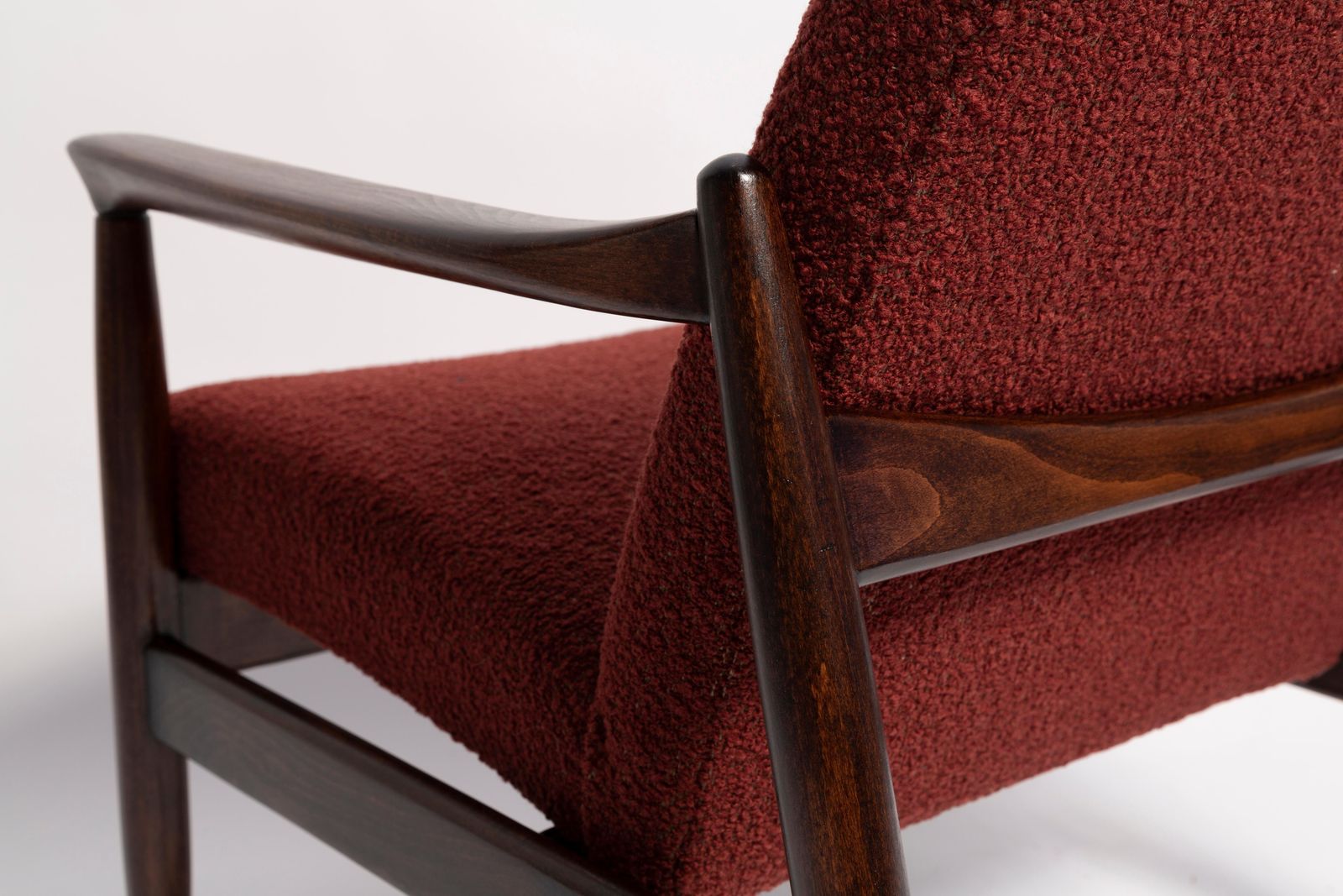 photo buy Mid Century Bordeauxrode Bouclé Gfm 64 Fauteuil, Edmund Homa, Europa, Jaren 1960