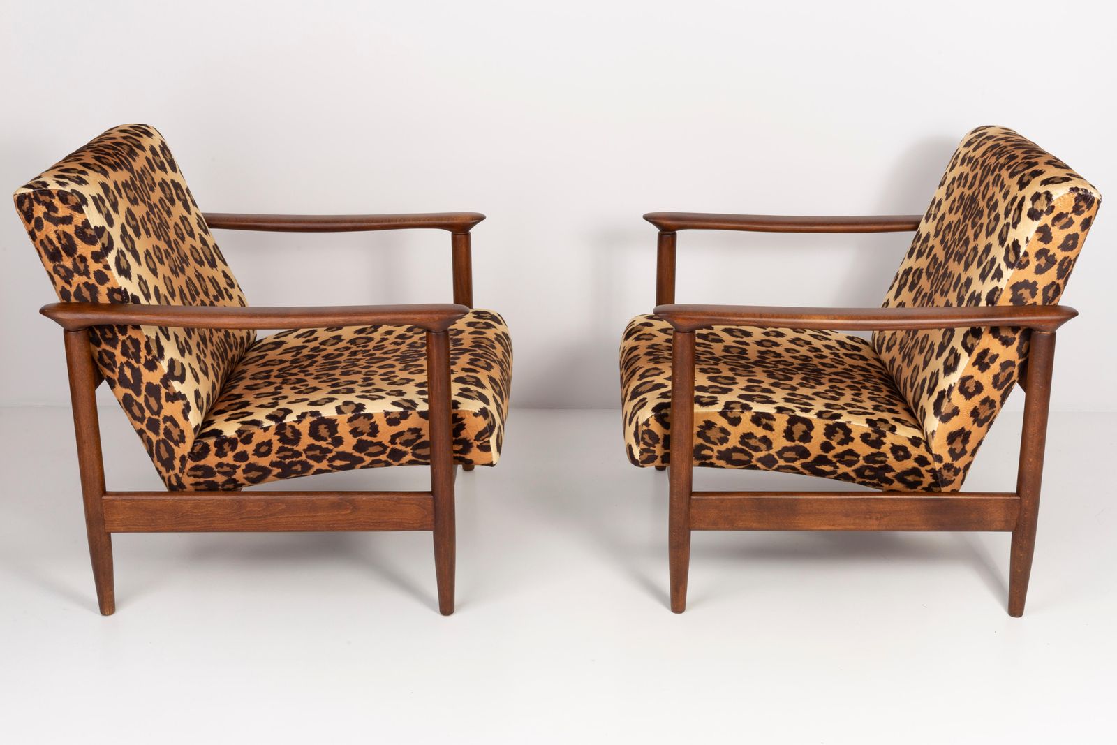 Vier Fauteuils Met Luipaardprint, Hollywood Regency, Edmund Homa, Jaren 1960, Polen photo Meubels