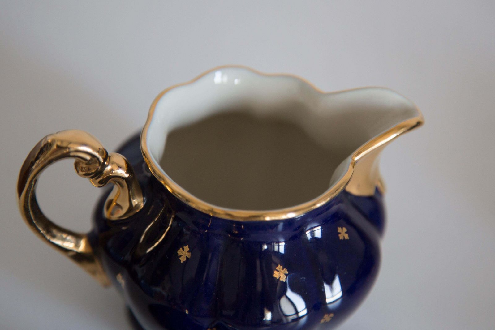 Midcentury Porcelain Navy Blue Tea Coffee Service Jug And Cups, Poland, 1960 photo for sale