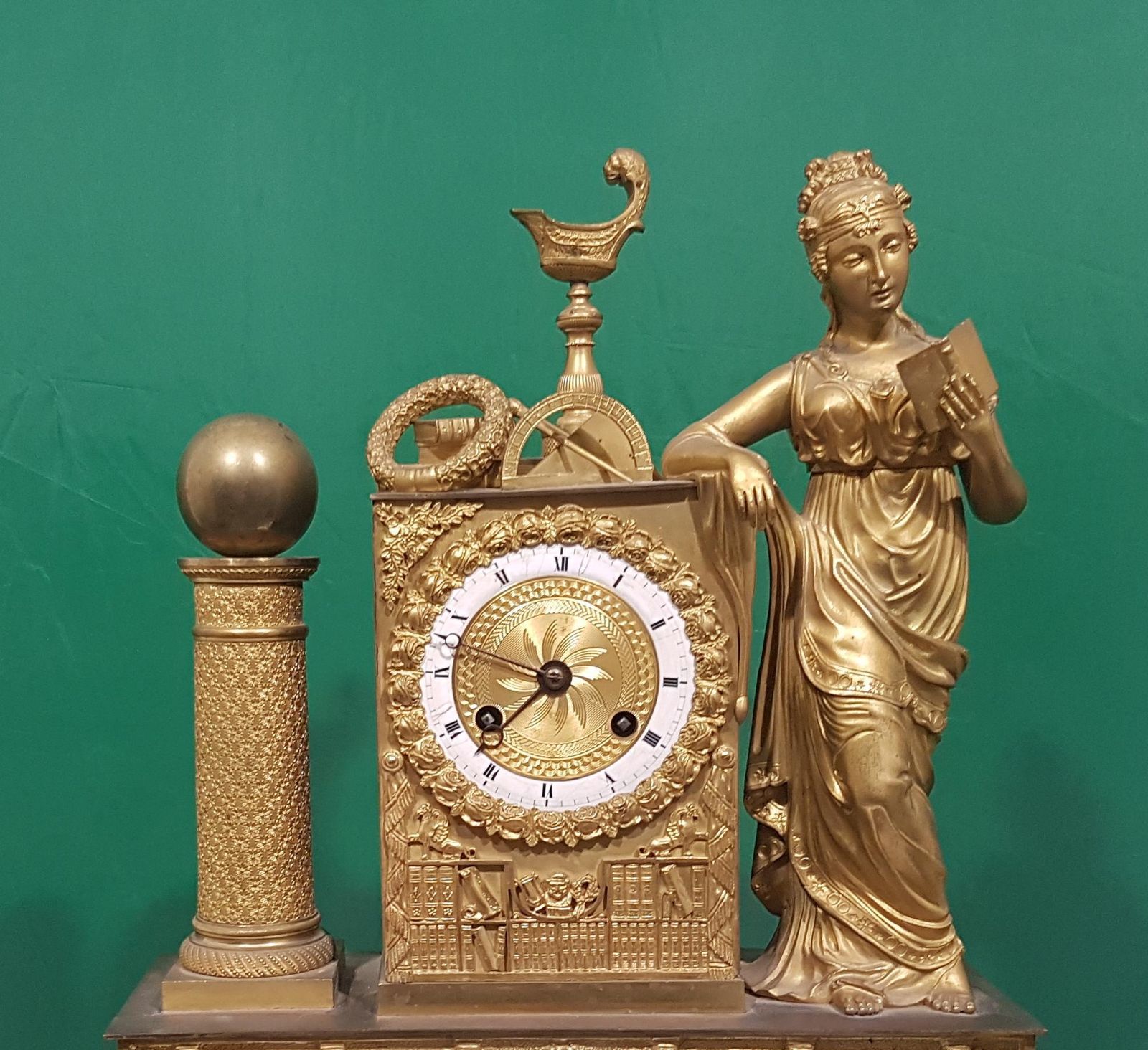 Antique French Gold Plated Bronze Shelf Clock, 19th Century photo 3572.0
