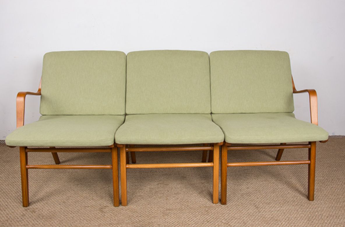 Danish 3 Seater Sofa In Laminated Beech And Mahogany Model Ax By Peter Hvidt And Orla Molgaard Nielsen For Fritz Hansen 1960. photo 4000.0