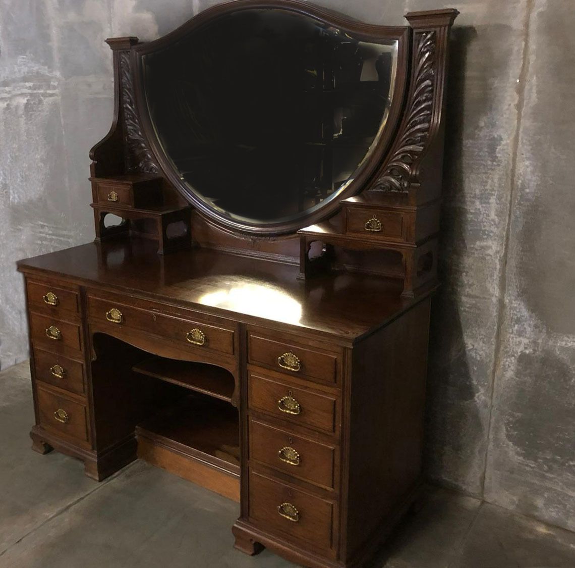 An Absolutely Superb Quality Late Victorian Mahogany Dressing Chest. photo for sale