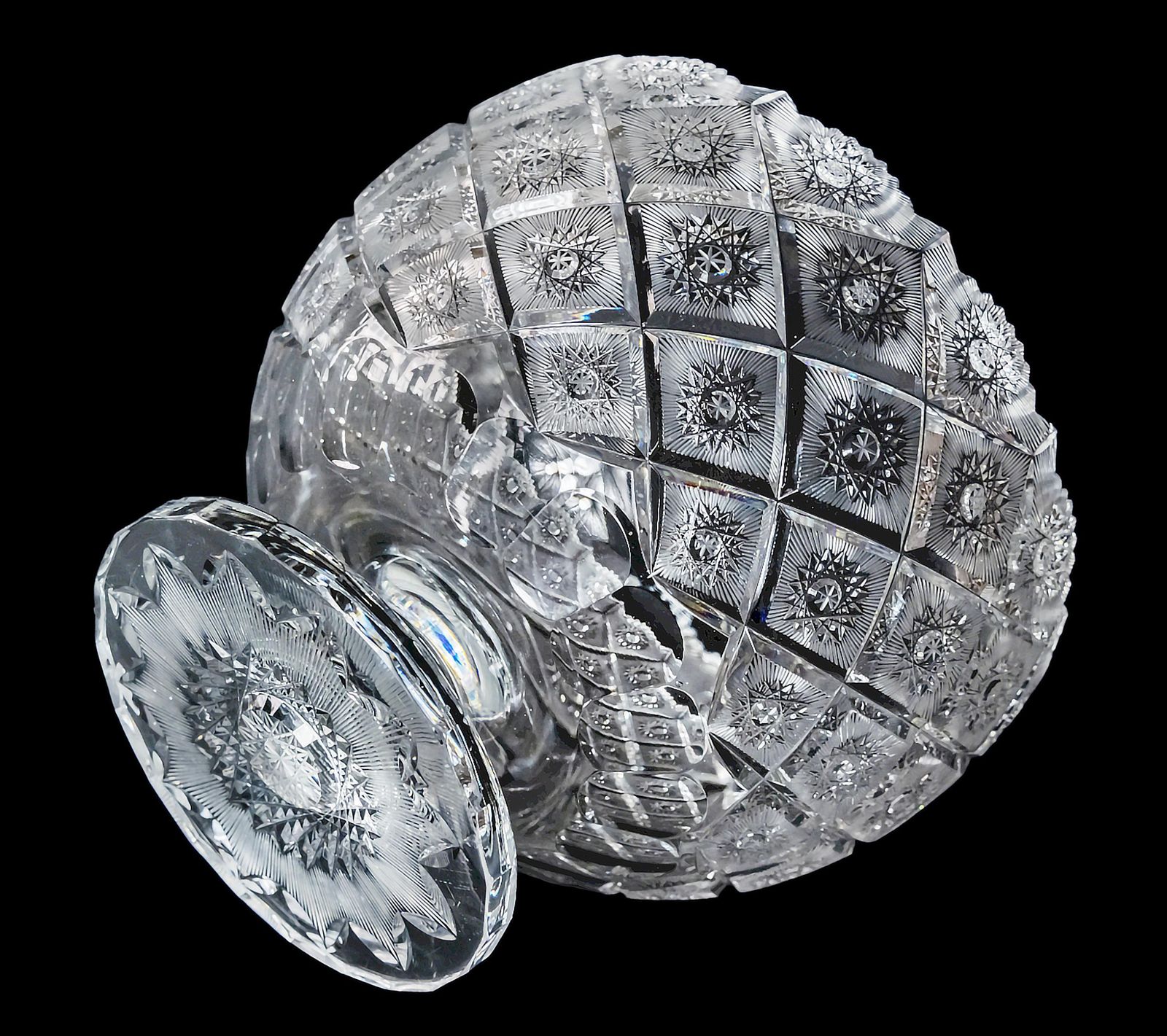 Large Hand Cut Crystal Vase Centerpiece photo vinterior