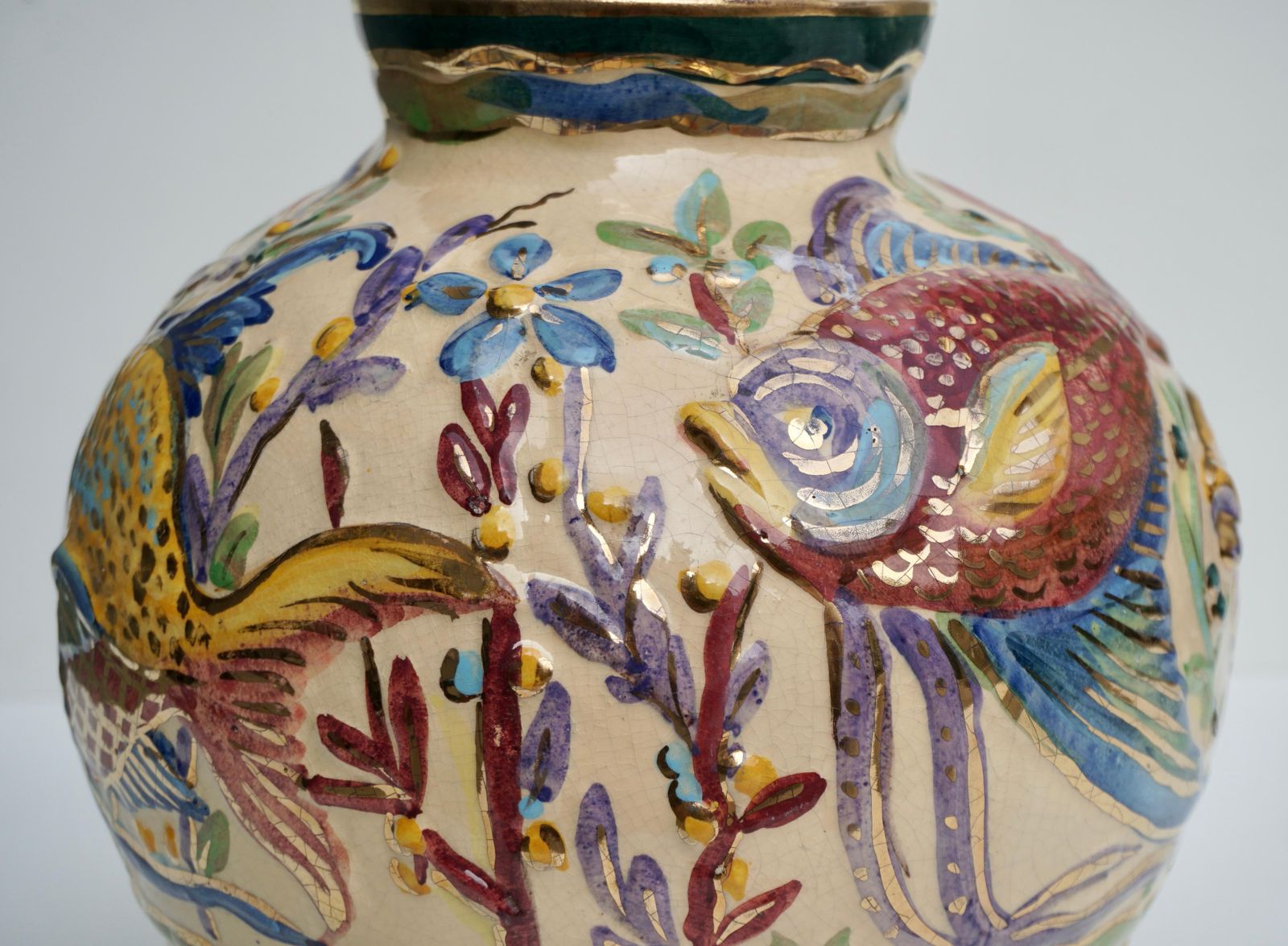 photo vinterior Large Modern Art Deco Vase With Fish Flowers And Plants