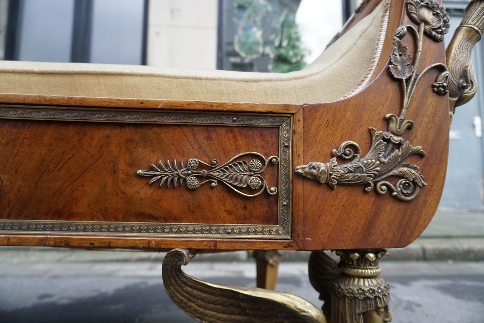 photo vinterior Incredible Gilt Bronze Mounted Swan Neck Daybed In French Empire Style