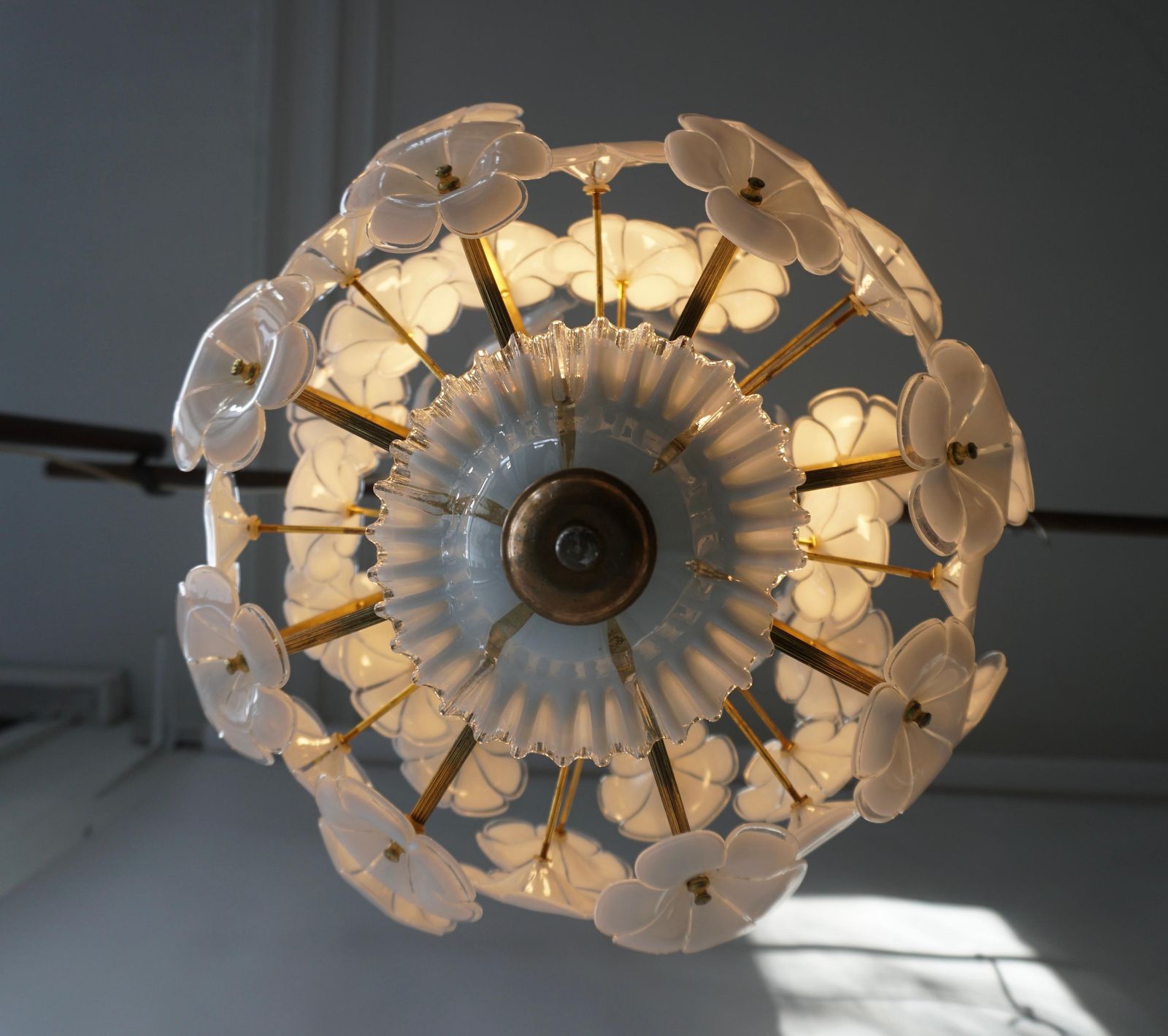 One Of Two Elegant Murano Glass Flower Sputnik Style Chandelier photo vinterior