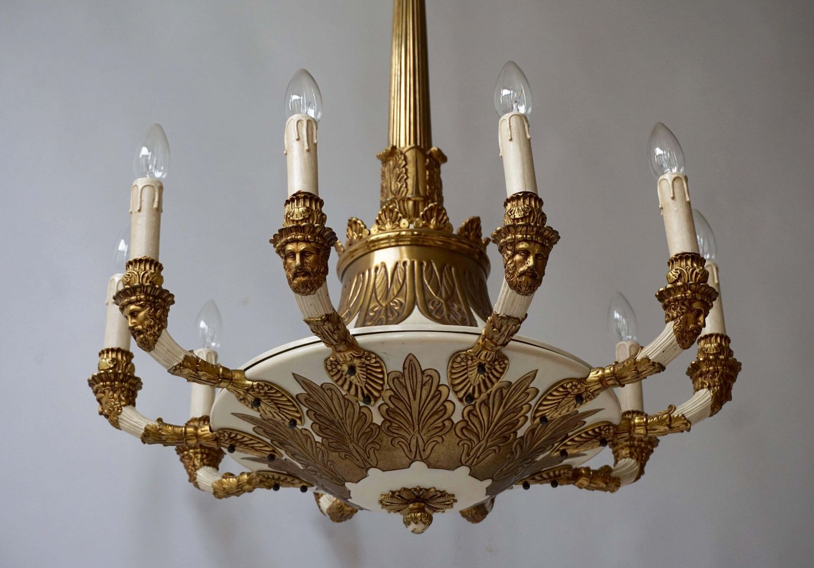 Spectacular Ten Arms Brass White Painted Chandelier With Men's Head photo vinterior
