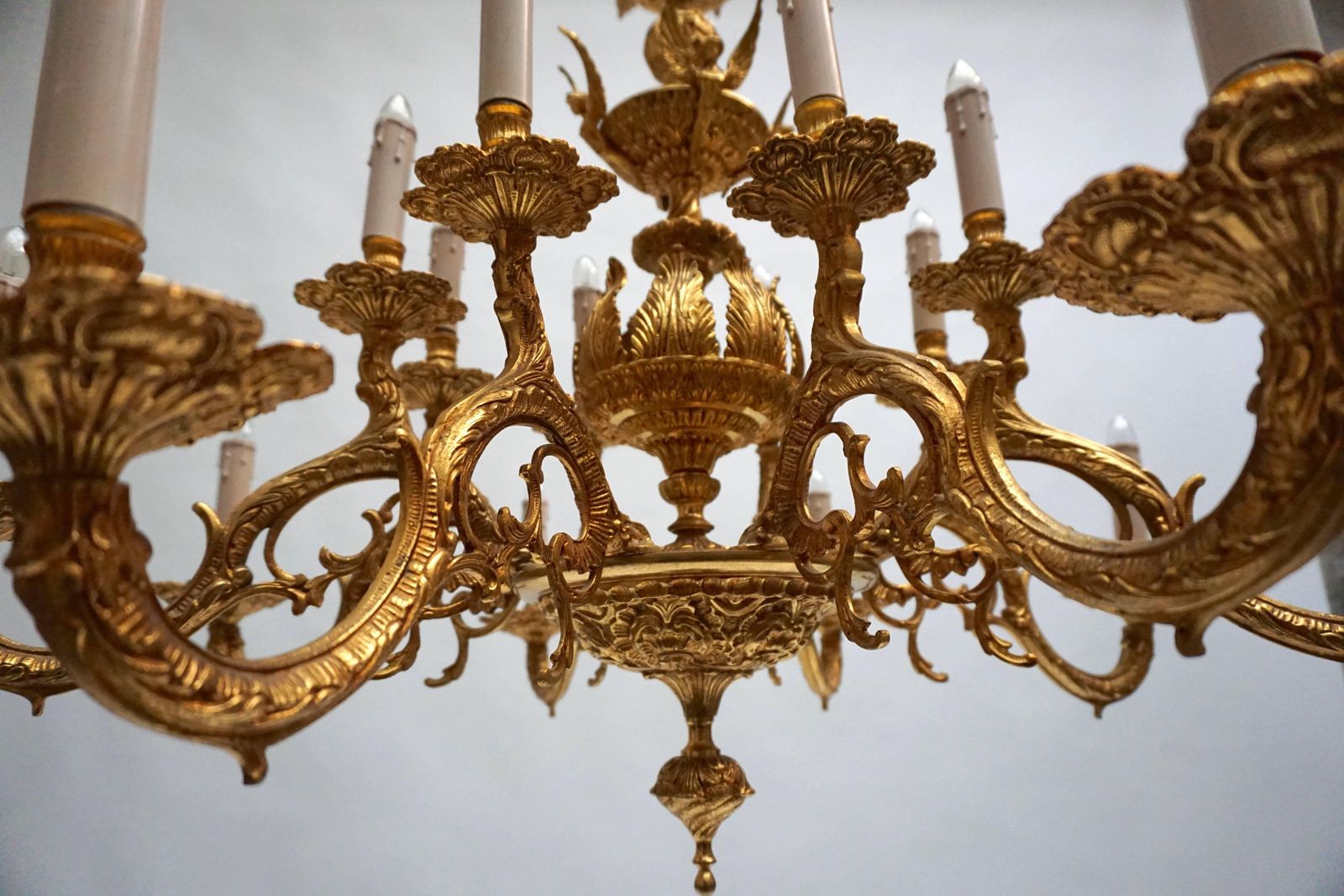 Large Gold Plated Sixteen Light Chandelier photo vinterior