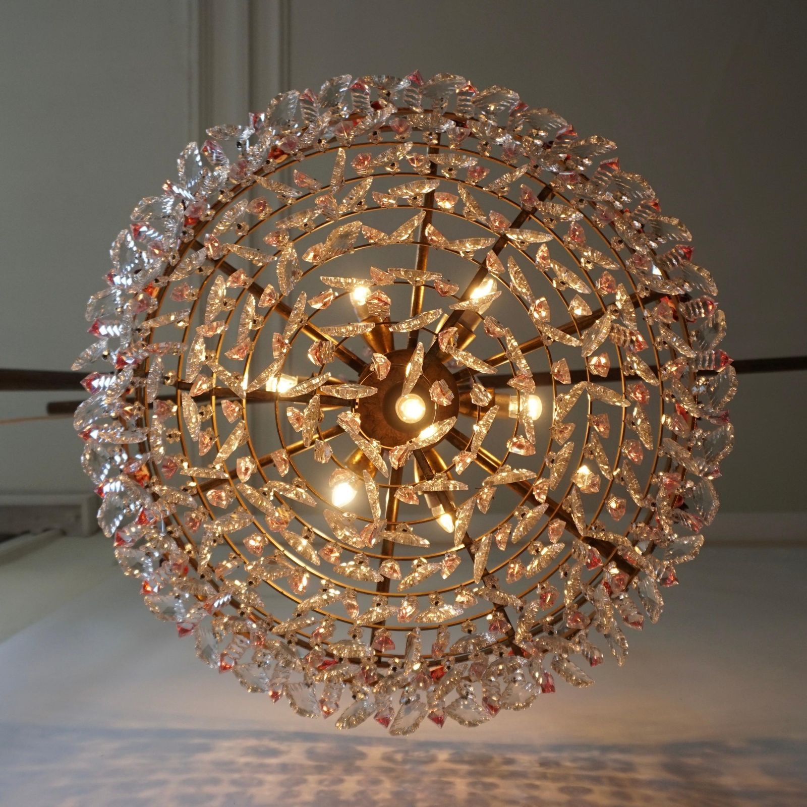 photo vinterior Rare Italian Chandelier With Pink Crystals And Pink Roses