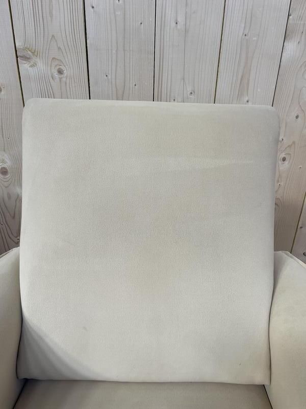 Paire De Fauteuils Contemporains En Suédine Beige photo furniture