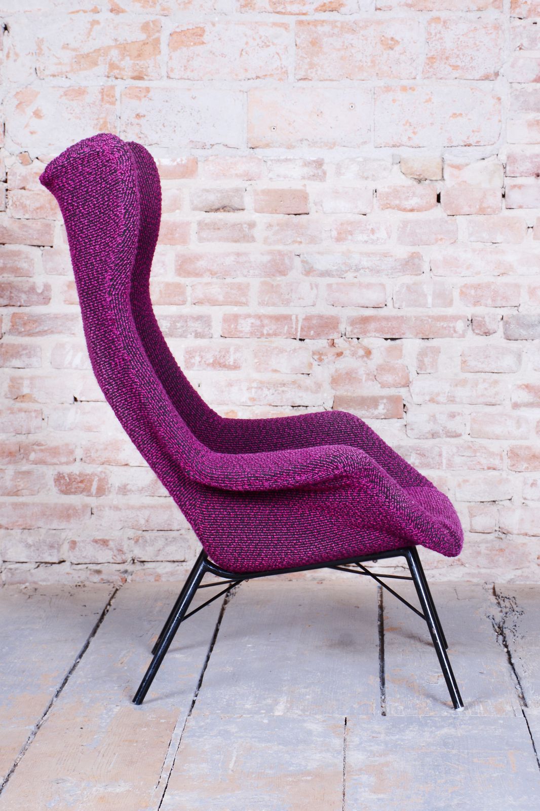 Original Mid Century Wingchair, Miroslav Navratil, Plastic Fiber, Czech, 1950s photo vinterior
