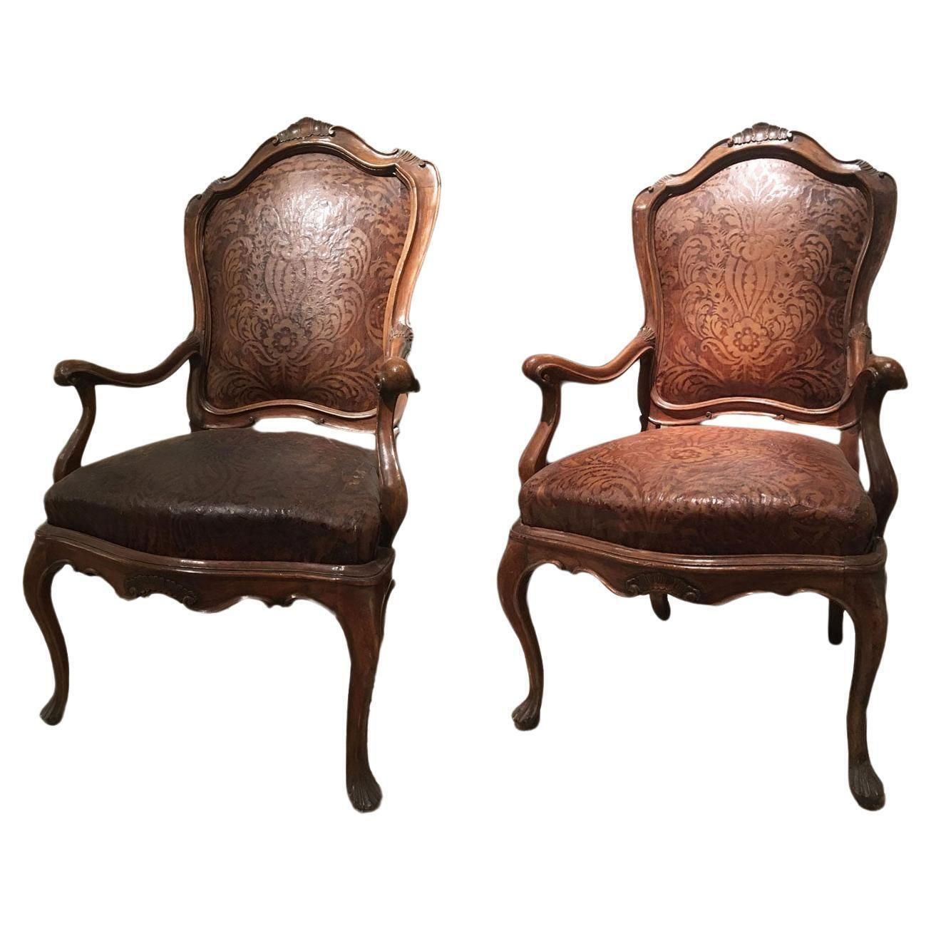 1750 Venezia Pair Of Armchairs In Carved Walnut Original Embossed Leather Covers