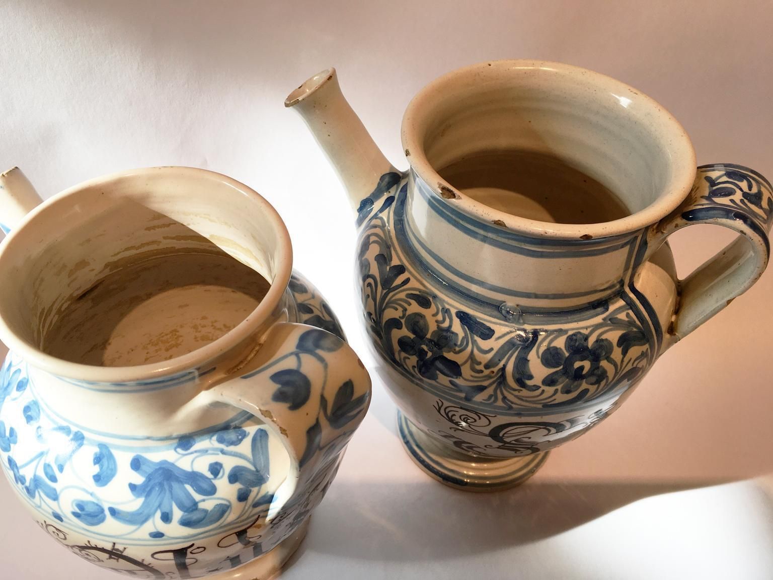 photo furniture Italy Mid 18th Century Pair Of Ceramic Carafes In White And Blue For Pharmacy