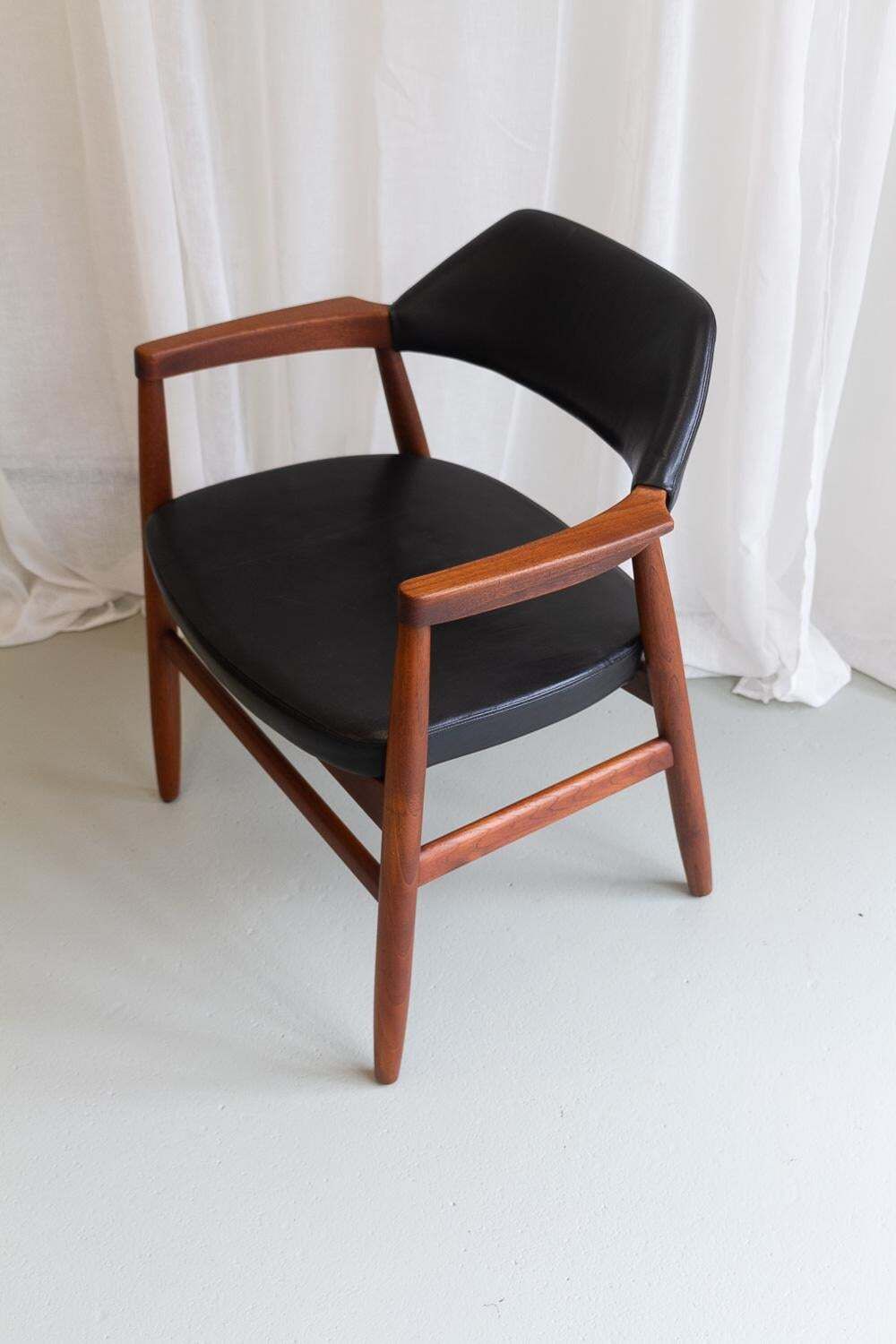 Danish Modern Teak Armchair By Tove & Edvard Kindt Larsen, 1950s. photo vinterior